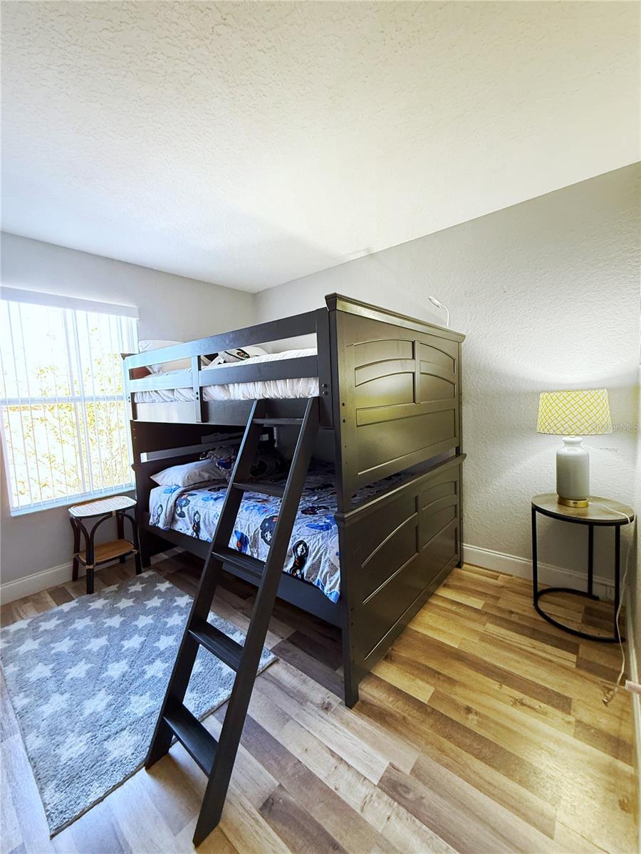 Image 16 of 36 For 487 La Mirage Street