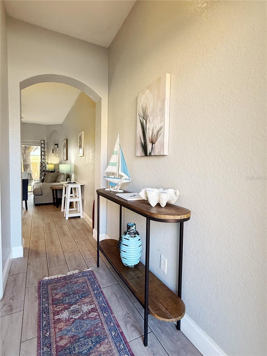 Image 3 of 36 For 487 La Mirage Street