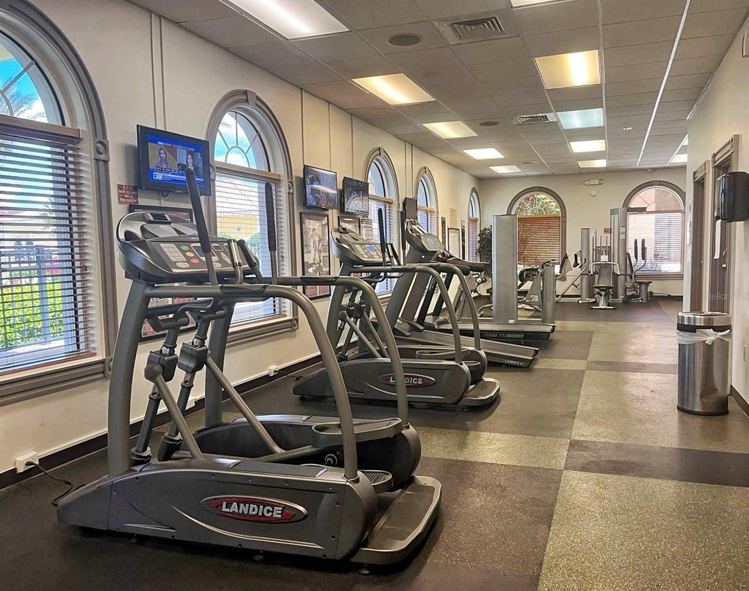 Image 31 of 36 For 487 La Mirage Street