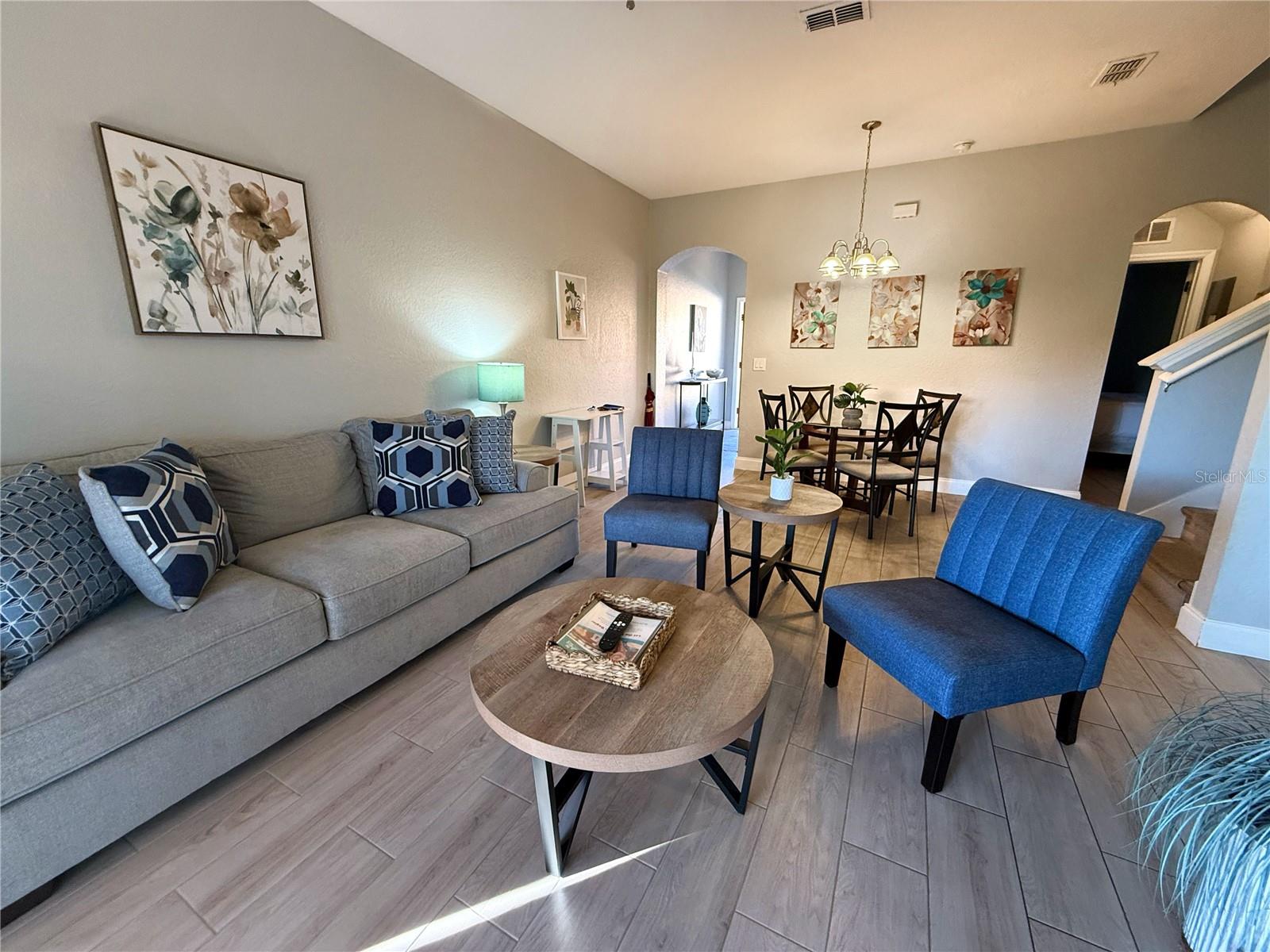 Image 4 of 36 For 487 La Mirage Street