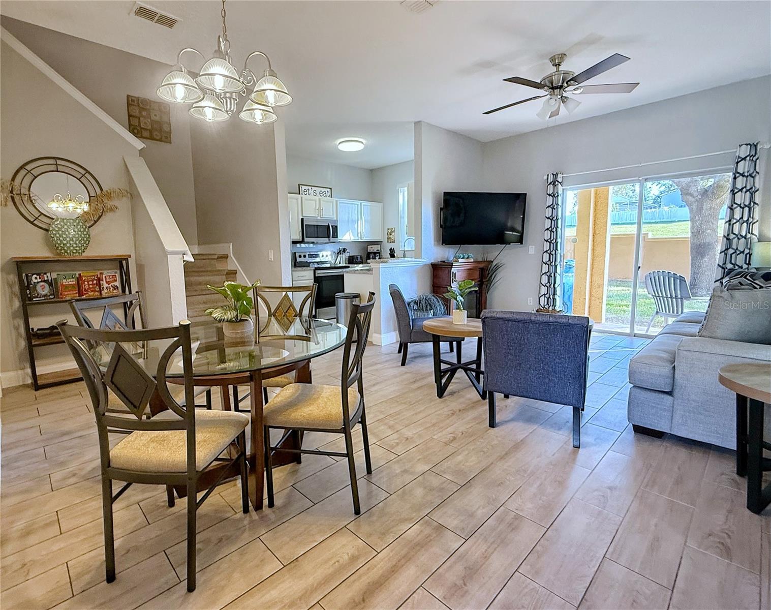 Image 6 of 36 For 487 La Mirage Street