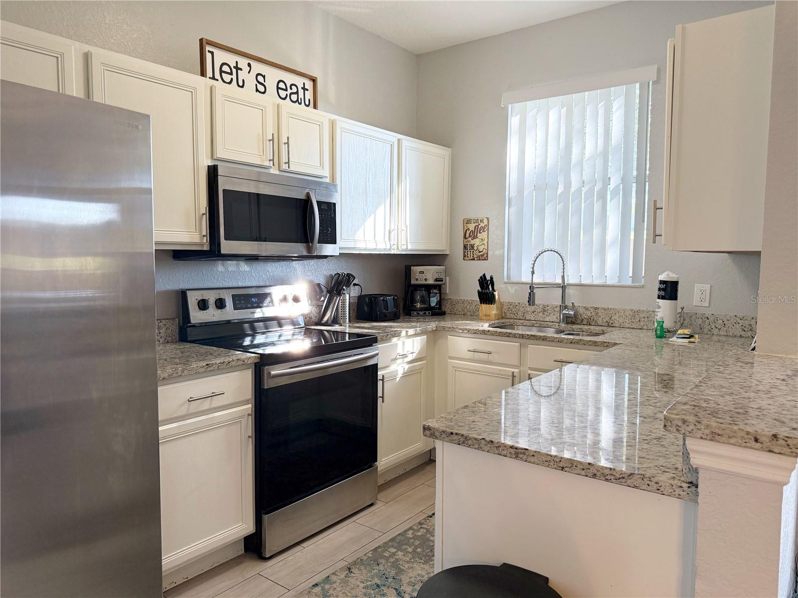 Image 7 of 36 For 487 La Mirage Street