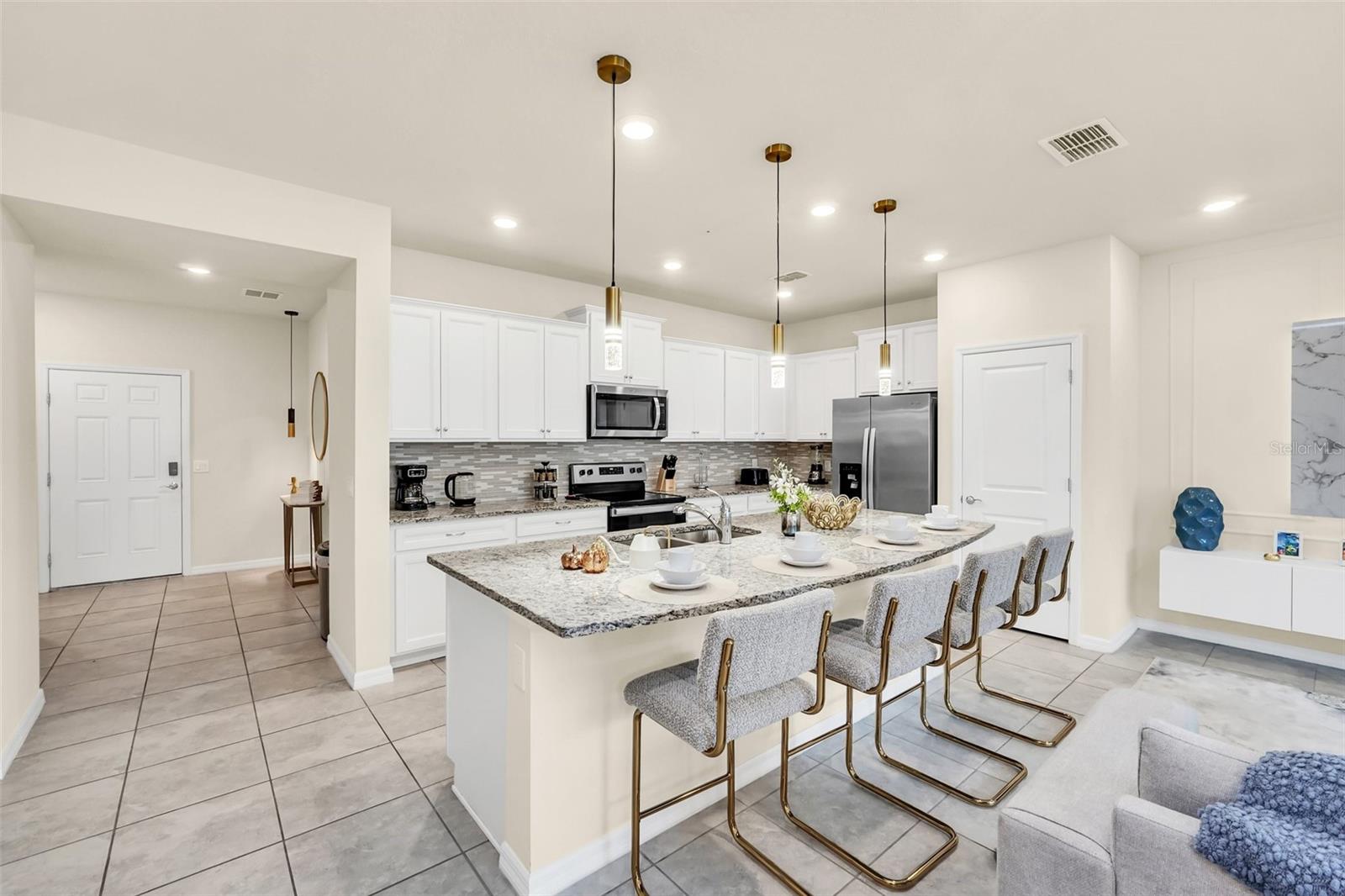 Image 13 of 49 For 830 Paradise Drive