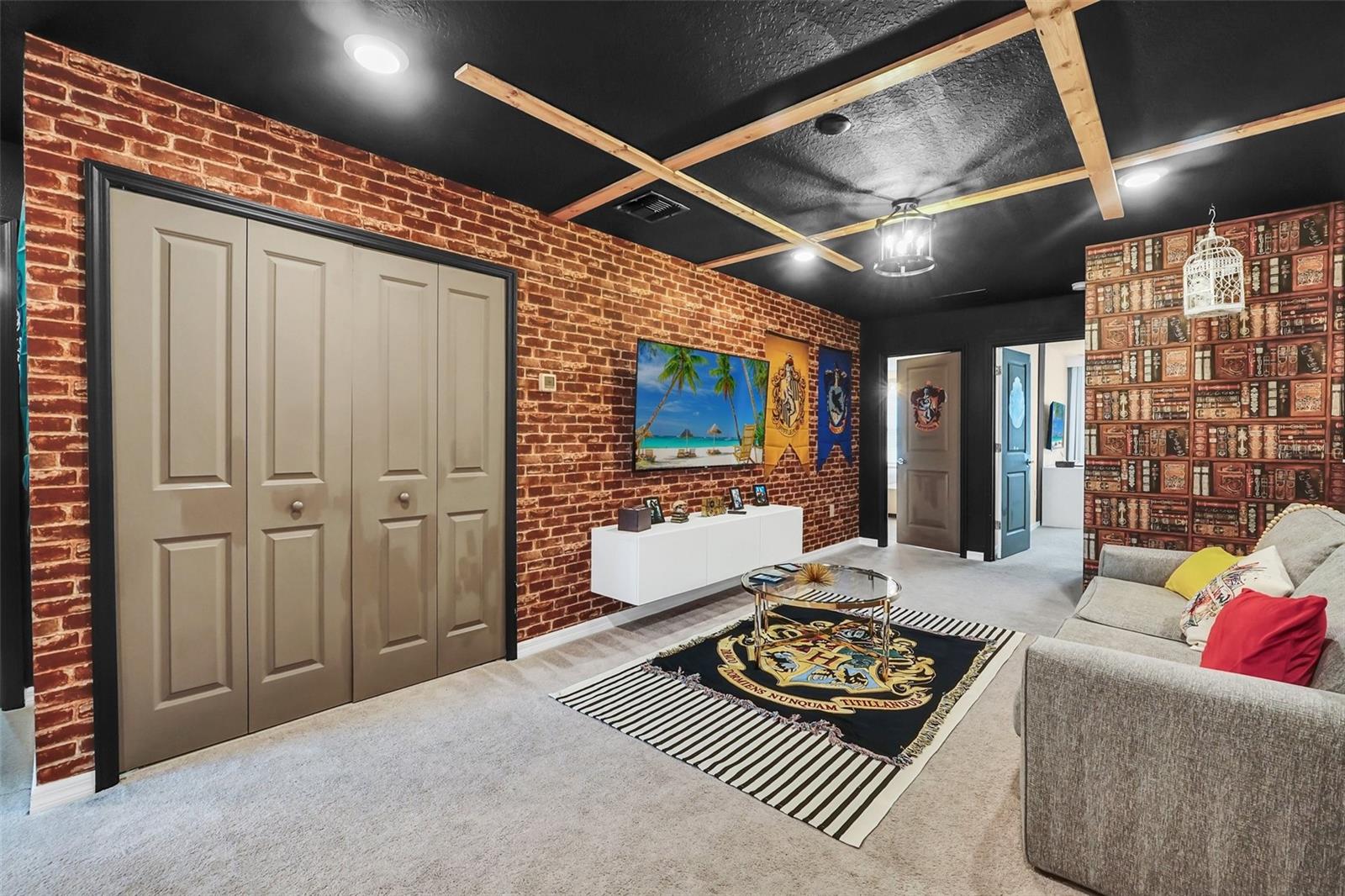 Image 22 of 49 For 830 Paradise Drive