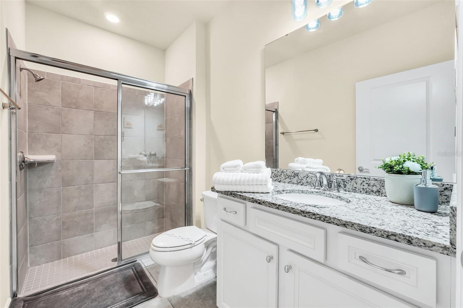 Image 33 of 49 For 830 Paradise Drive