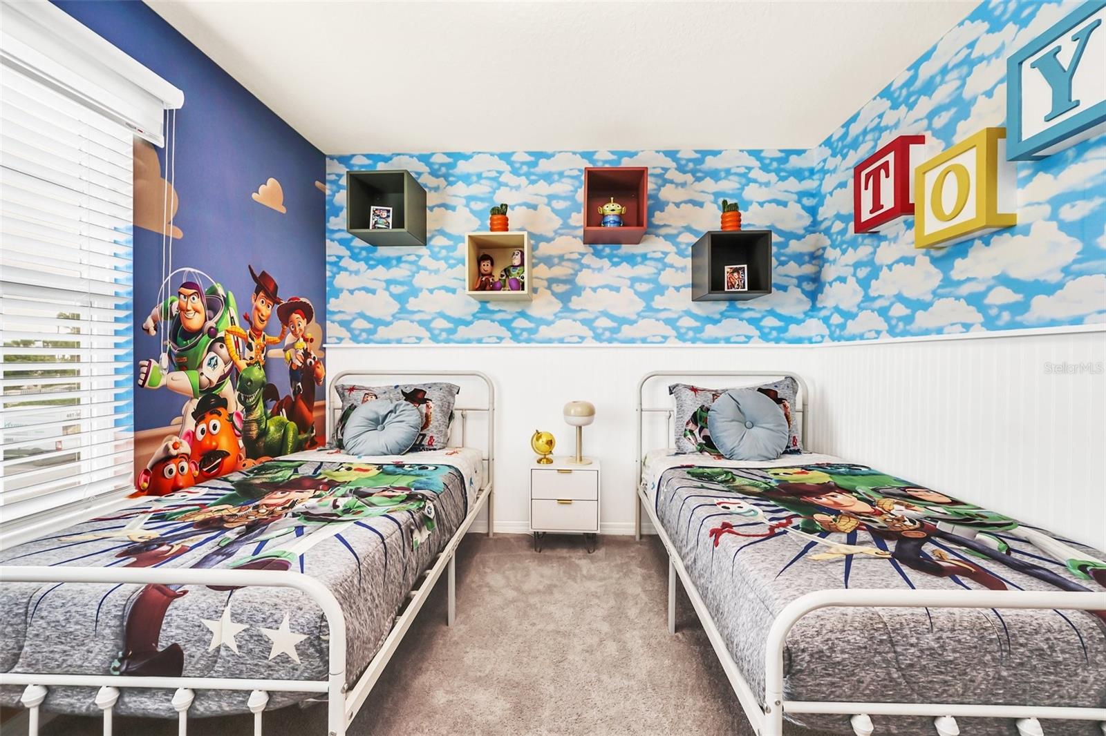 Image 35 of 49 For 830 Paradise Drive