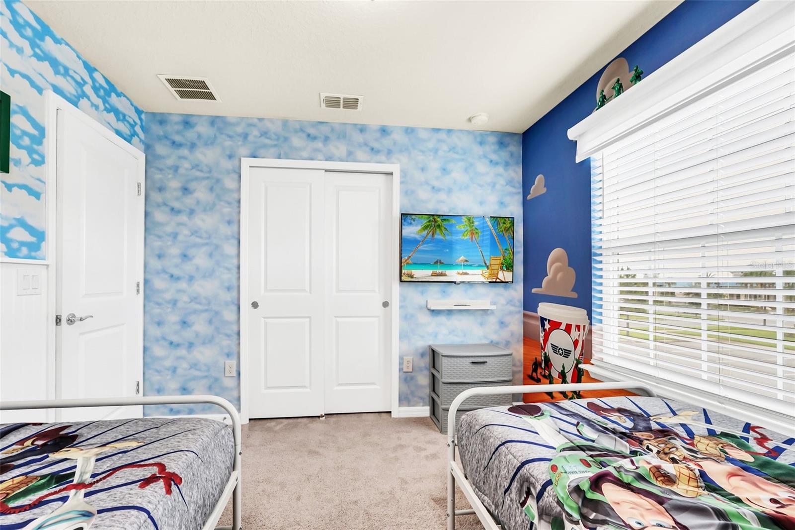 Image 36 of 49 For 830 Paradise Drive