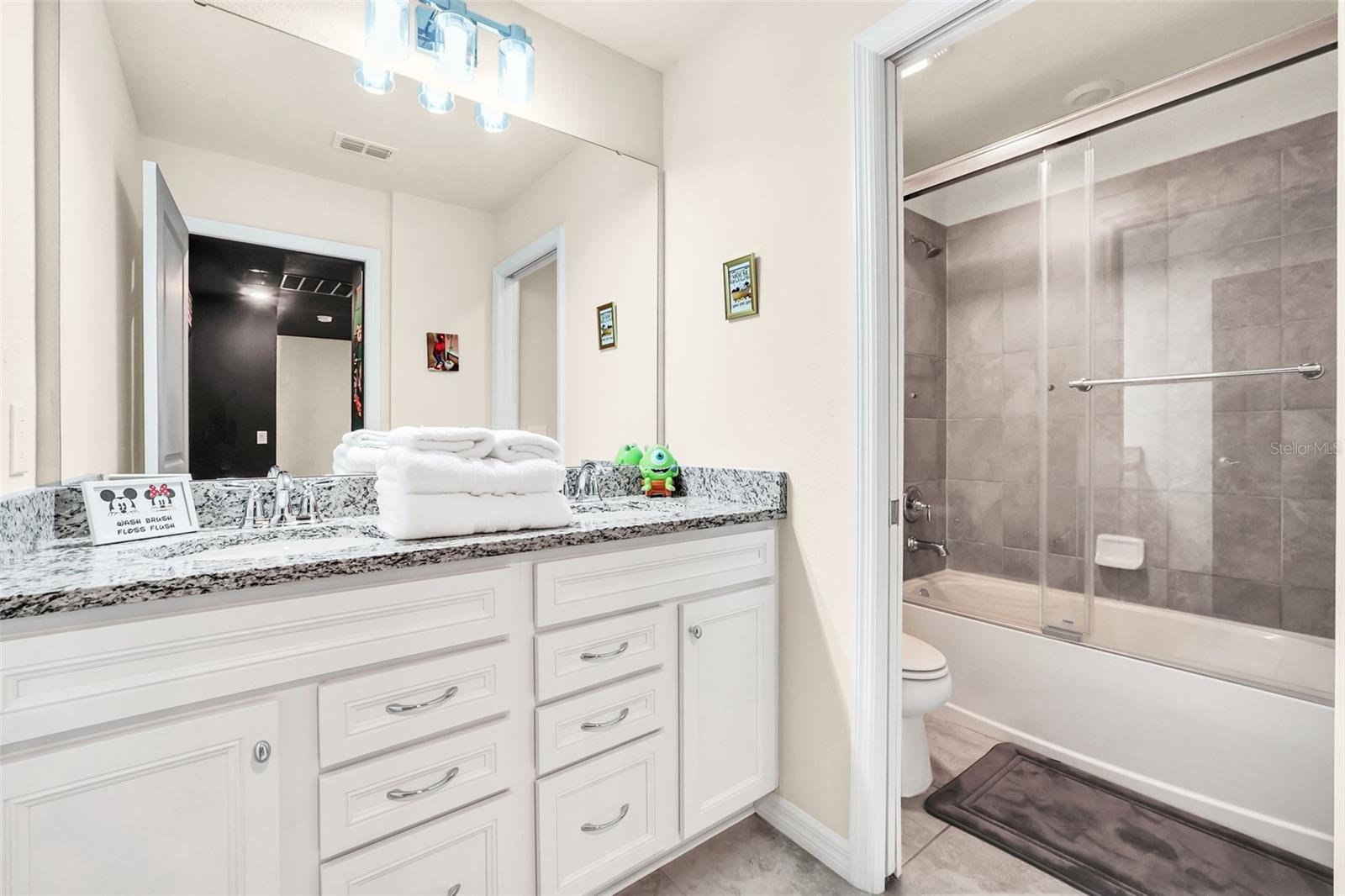 Image 37 of 49 For 830 Paradise Drive