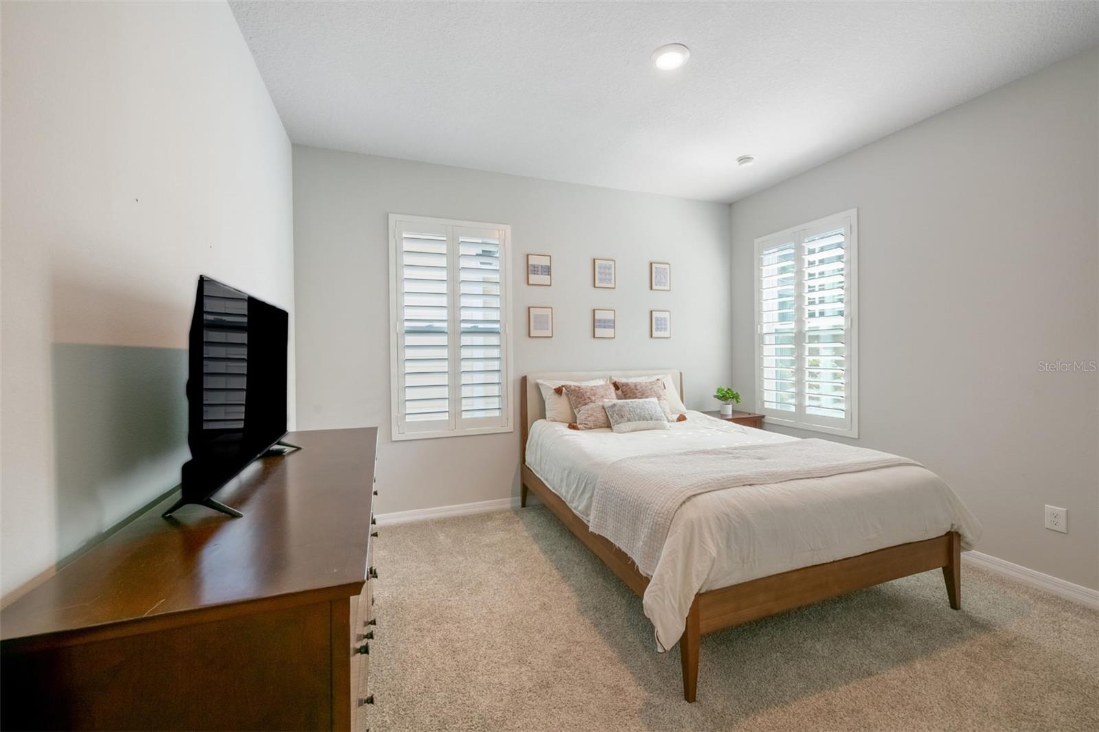 Image 30 of 35 For 934 Mckinnon Square