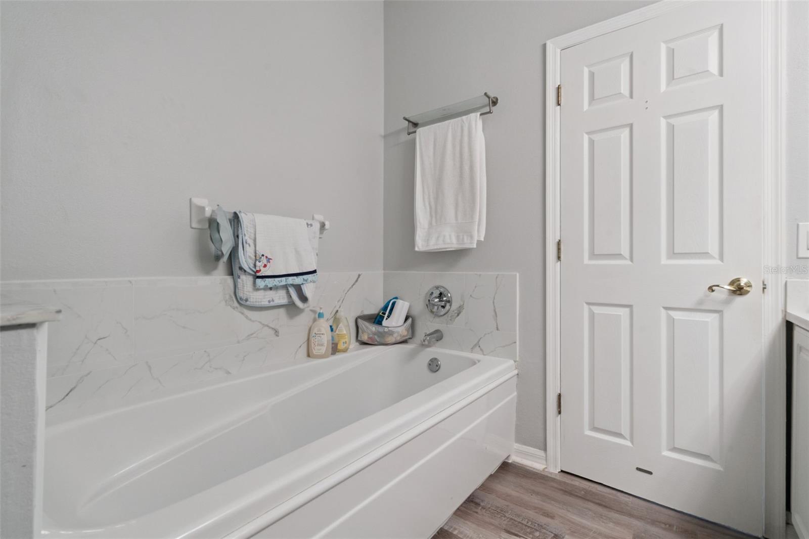 Image 24 of 53 For 629 Mulberry Avenue