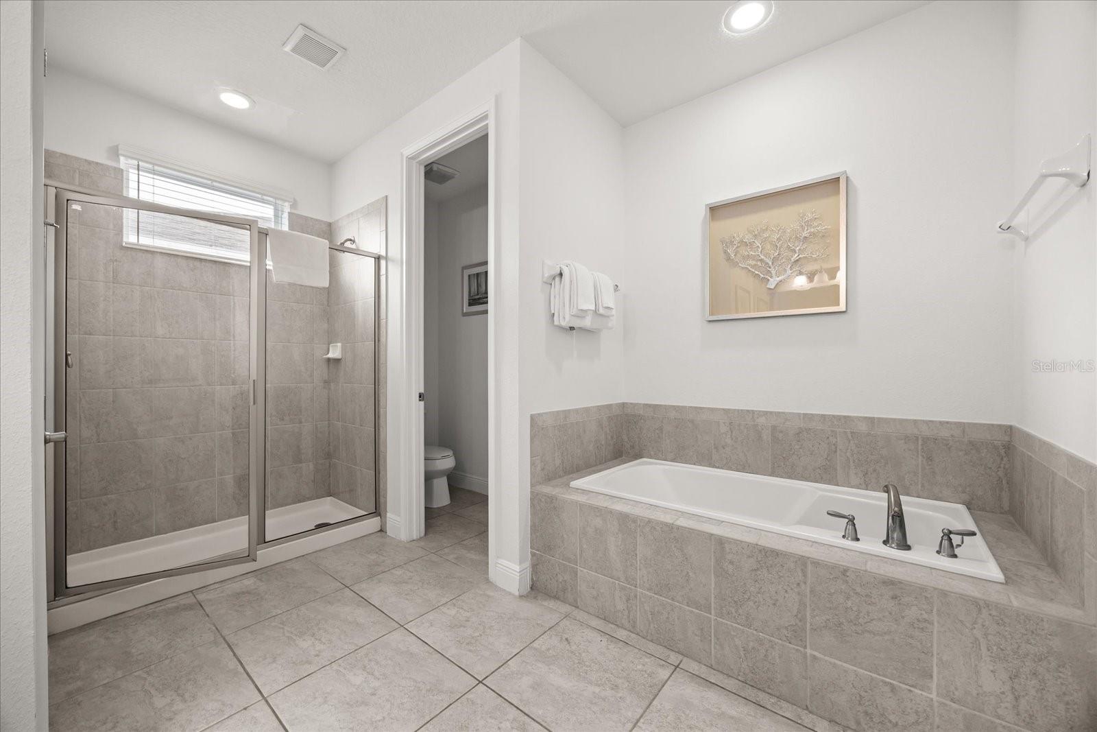 Image 12 of 38 For 300 Pendant Court