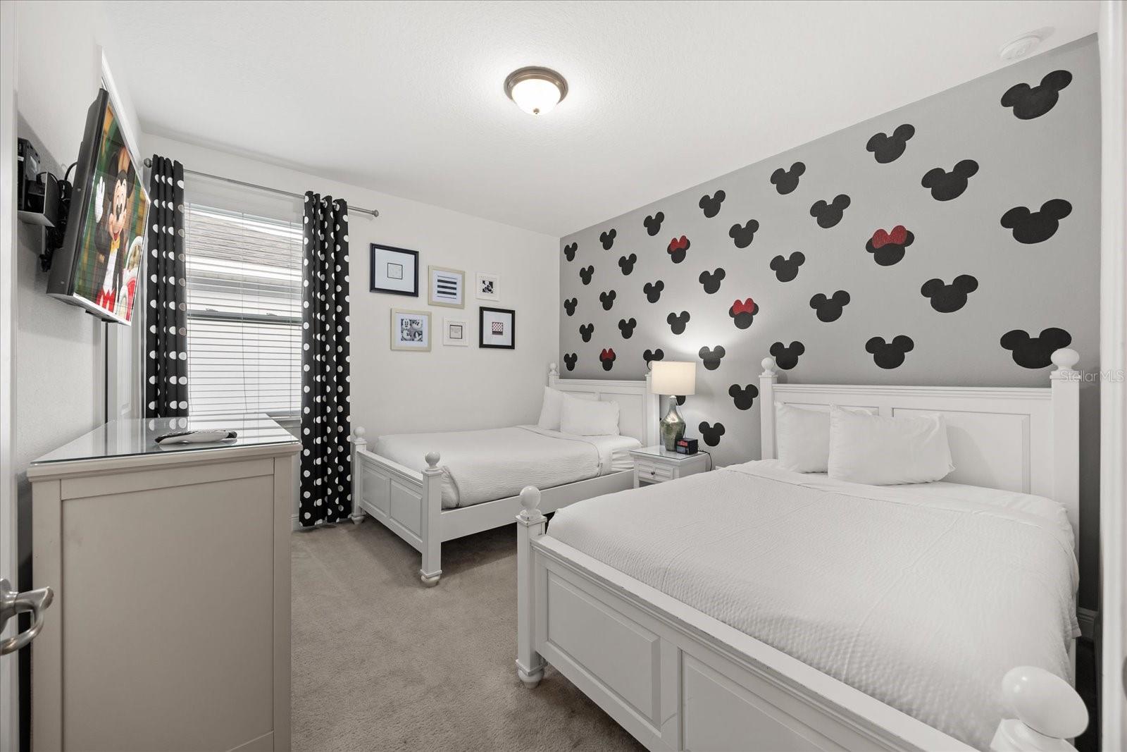 Image 15 of 38 For 300 Pendant Court