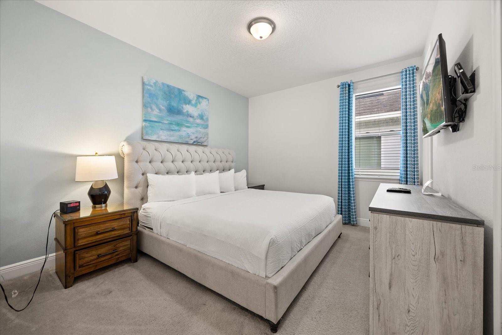 Image 17 of 38 For 300 Pendant Court