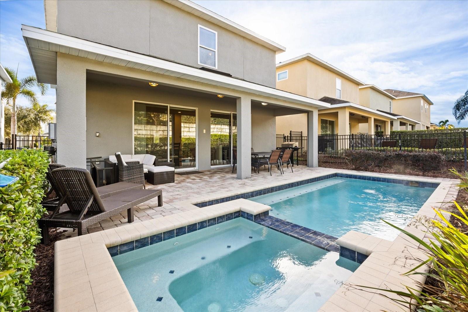 Image 2 of 38 For 300 Pendant Court