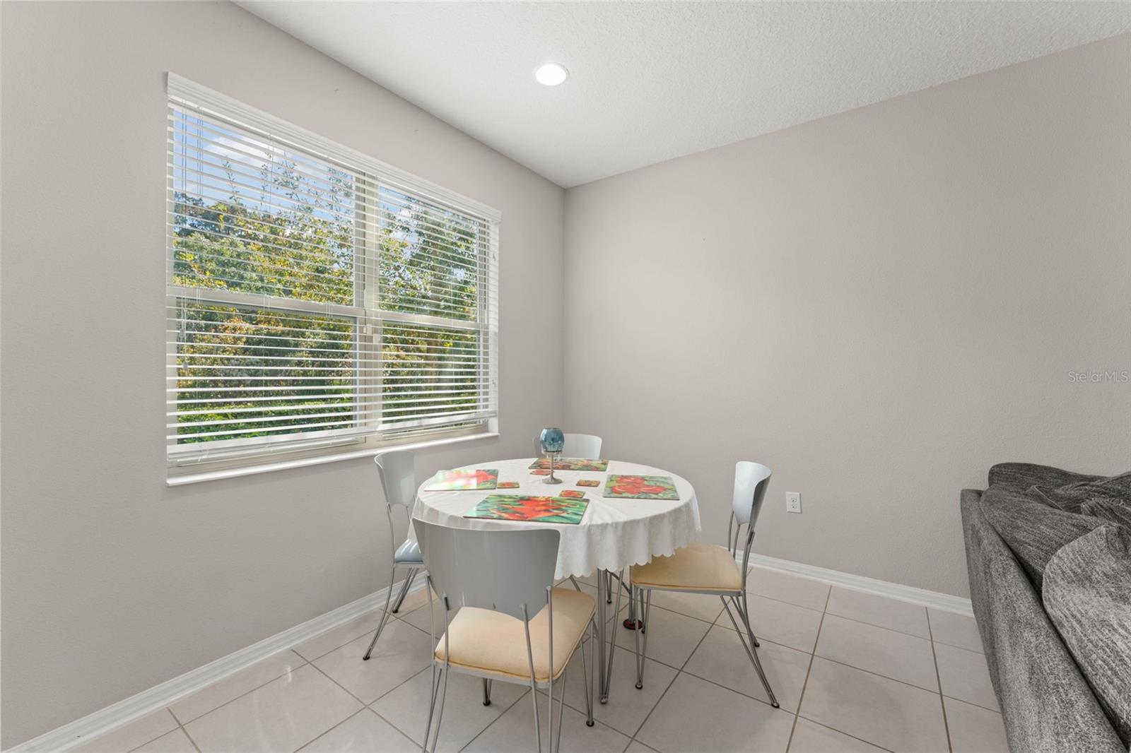 Image 16 of 36 For 2849 Econ Landing Boulevard