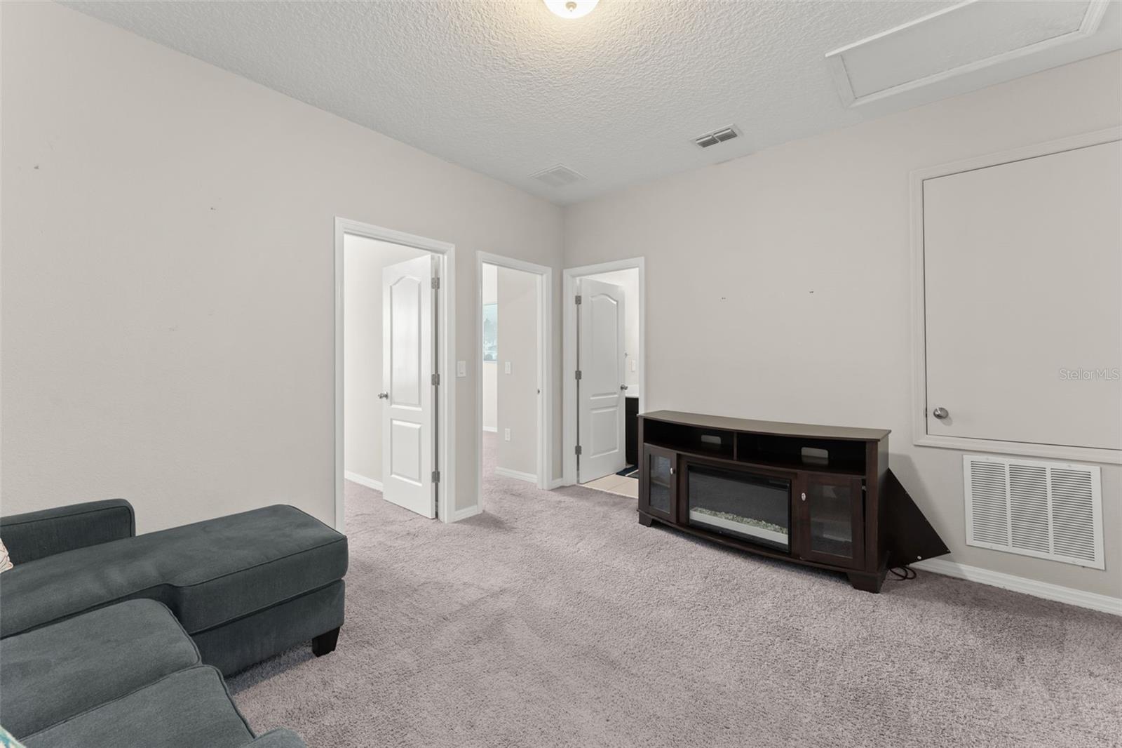 Image 19 of 36 For 2849 Econ Landing Boulevard