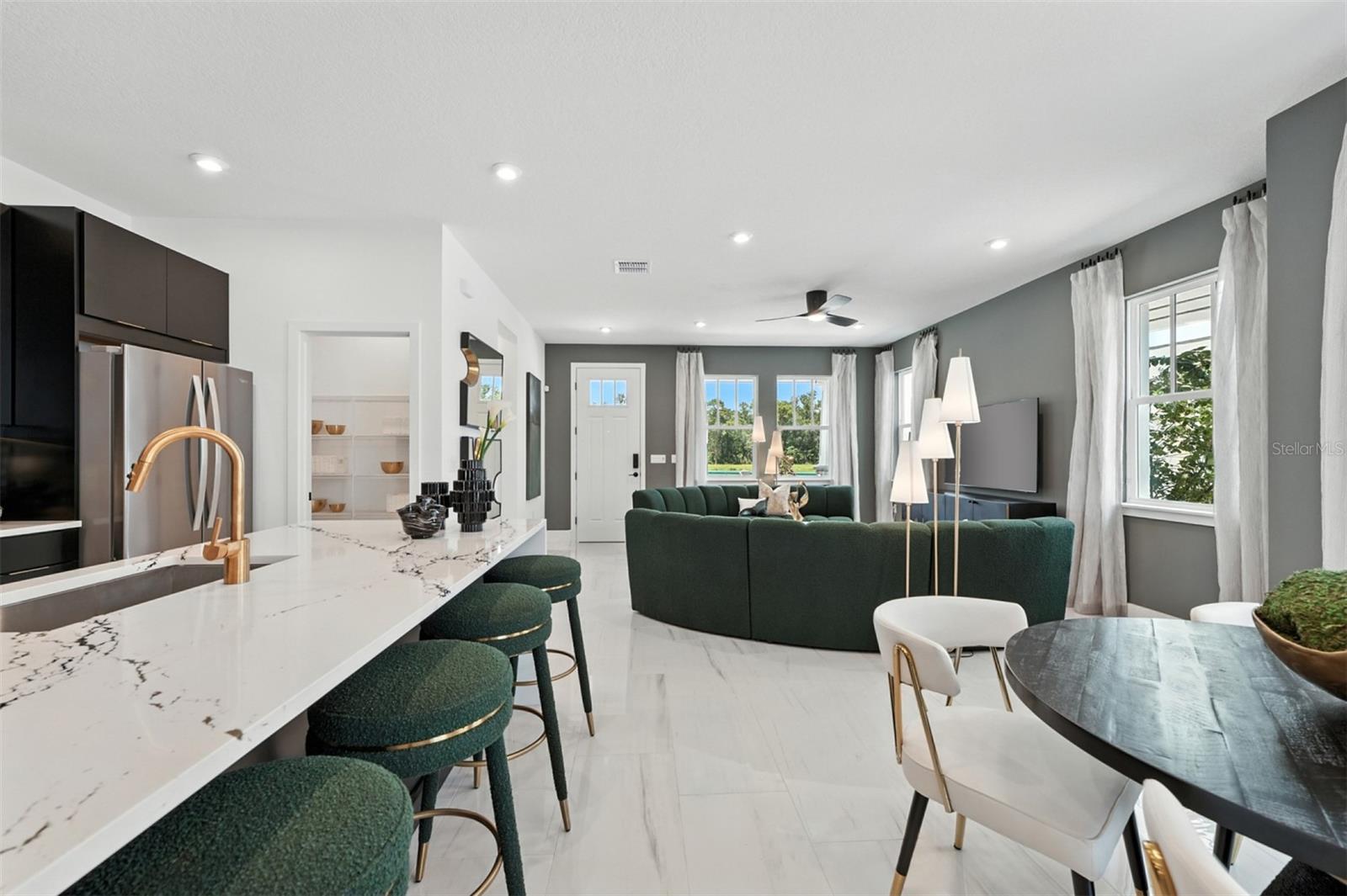 Image 11 of 32 For 1943 Seawall Way