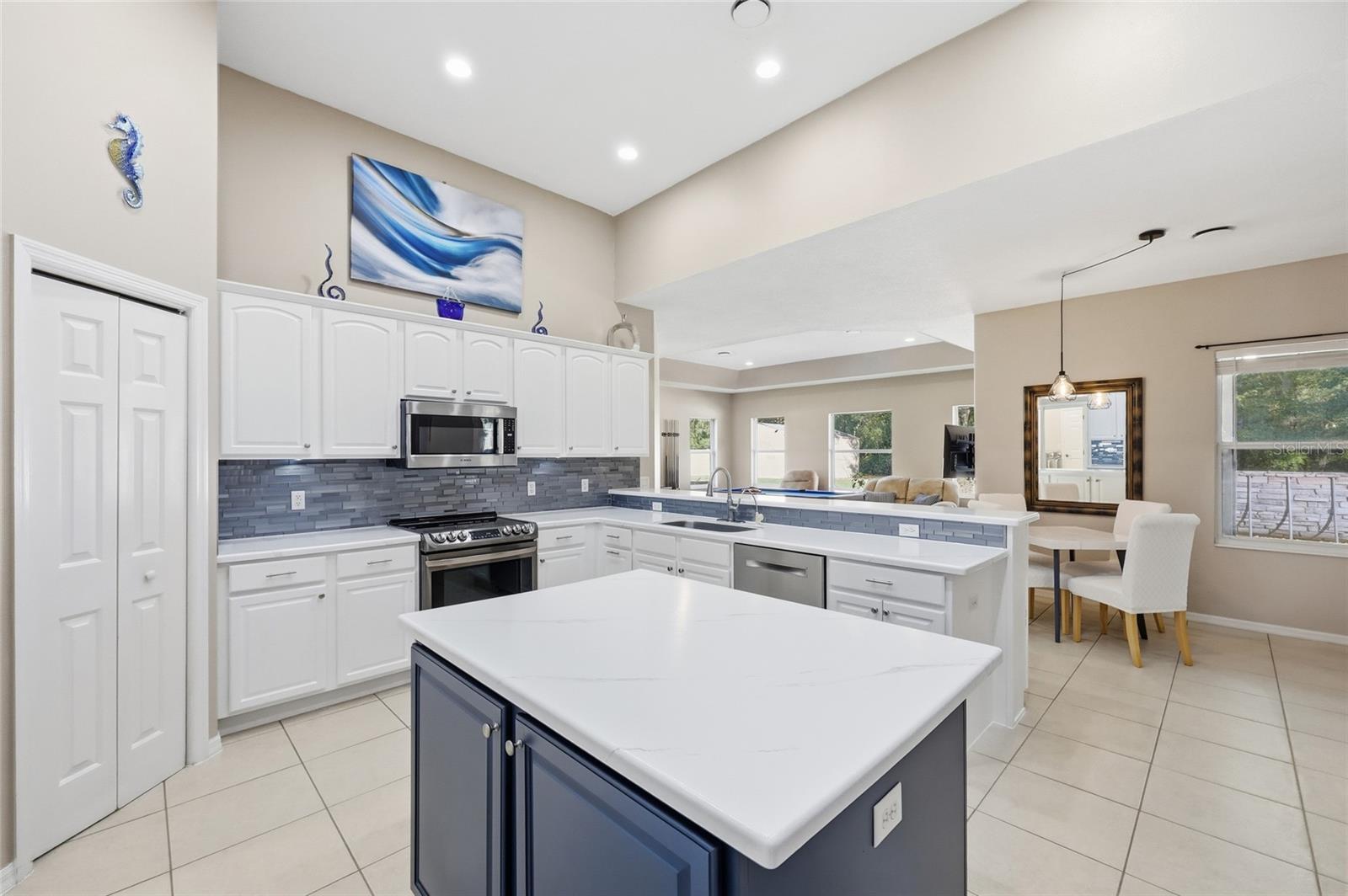 Image 23 of 51 For 4060 Kenvera Loop