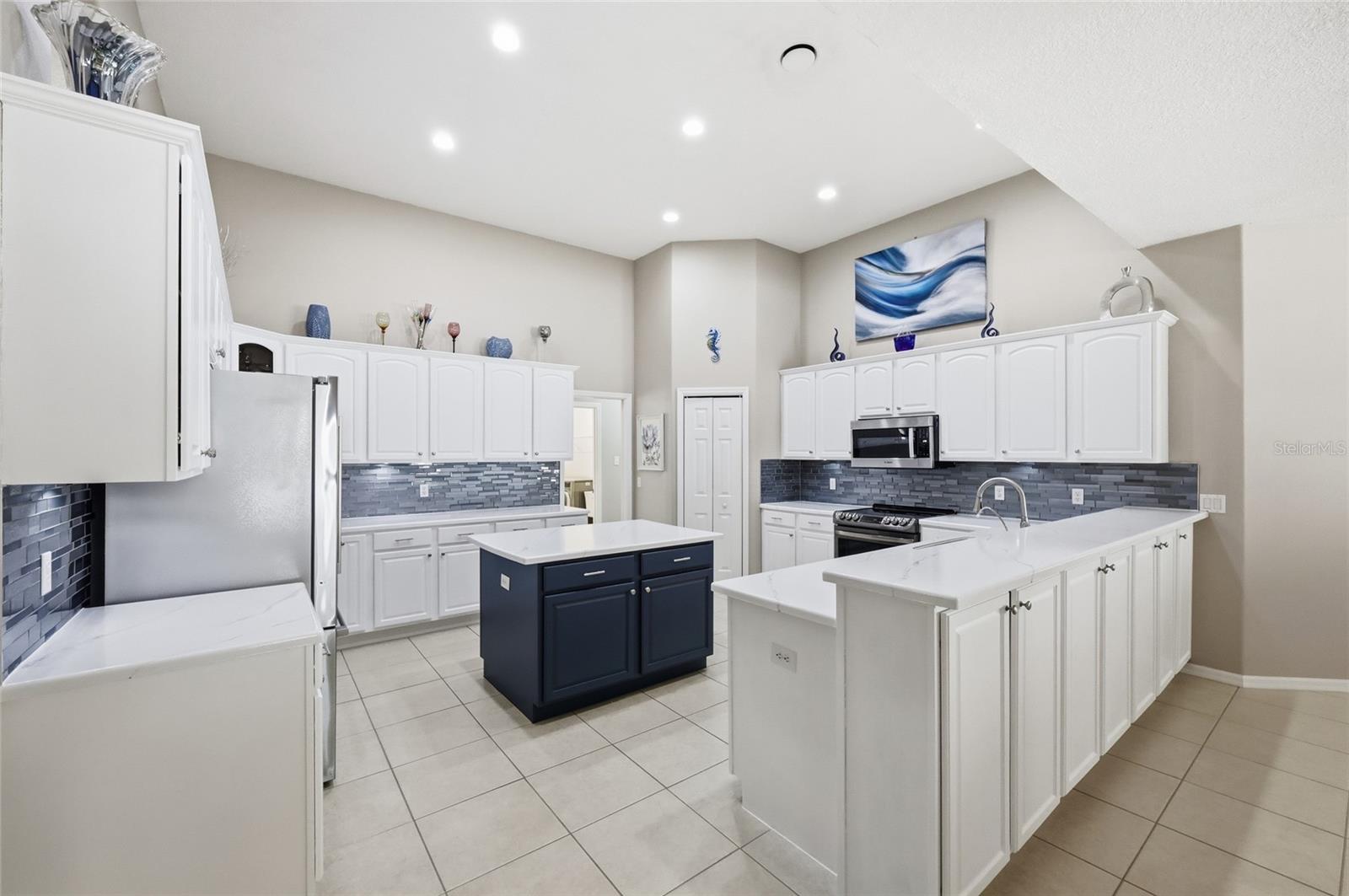 Image 27 of 51 For 4060 Kenvera Loop