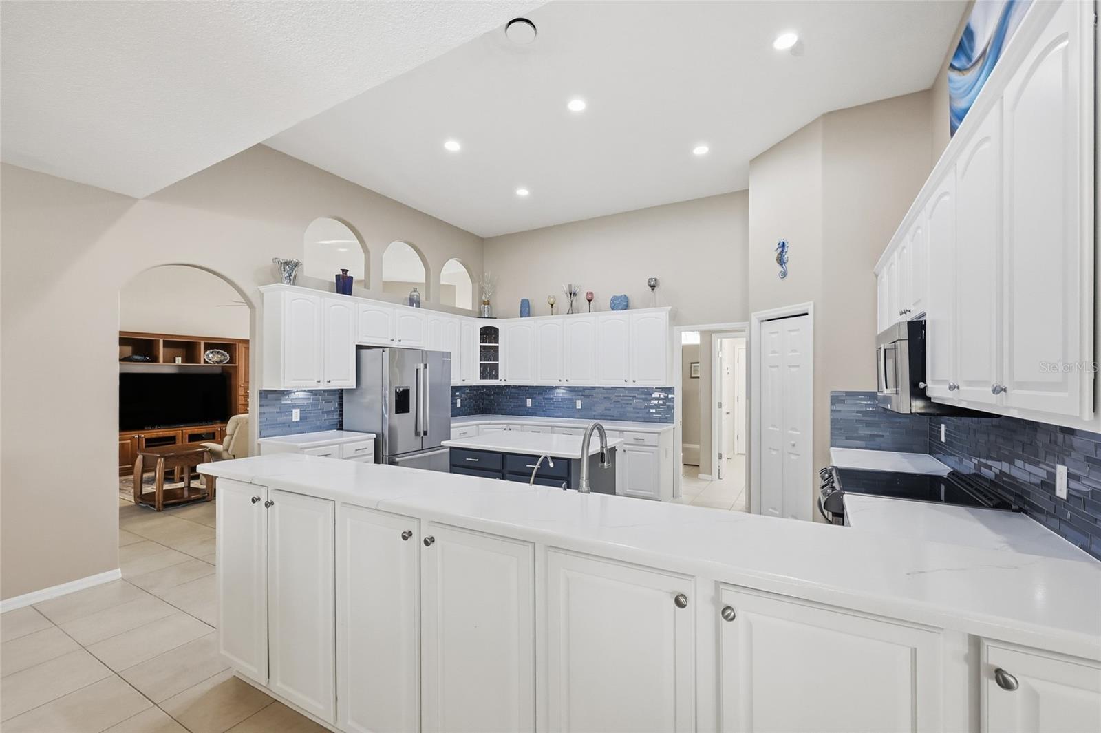 Image 28 of 51 For 4060 Kenvera Loop