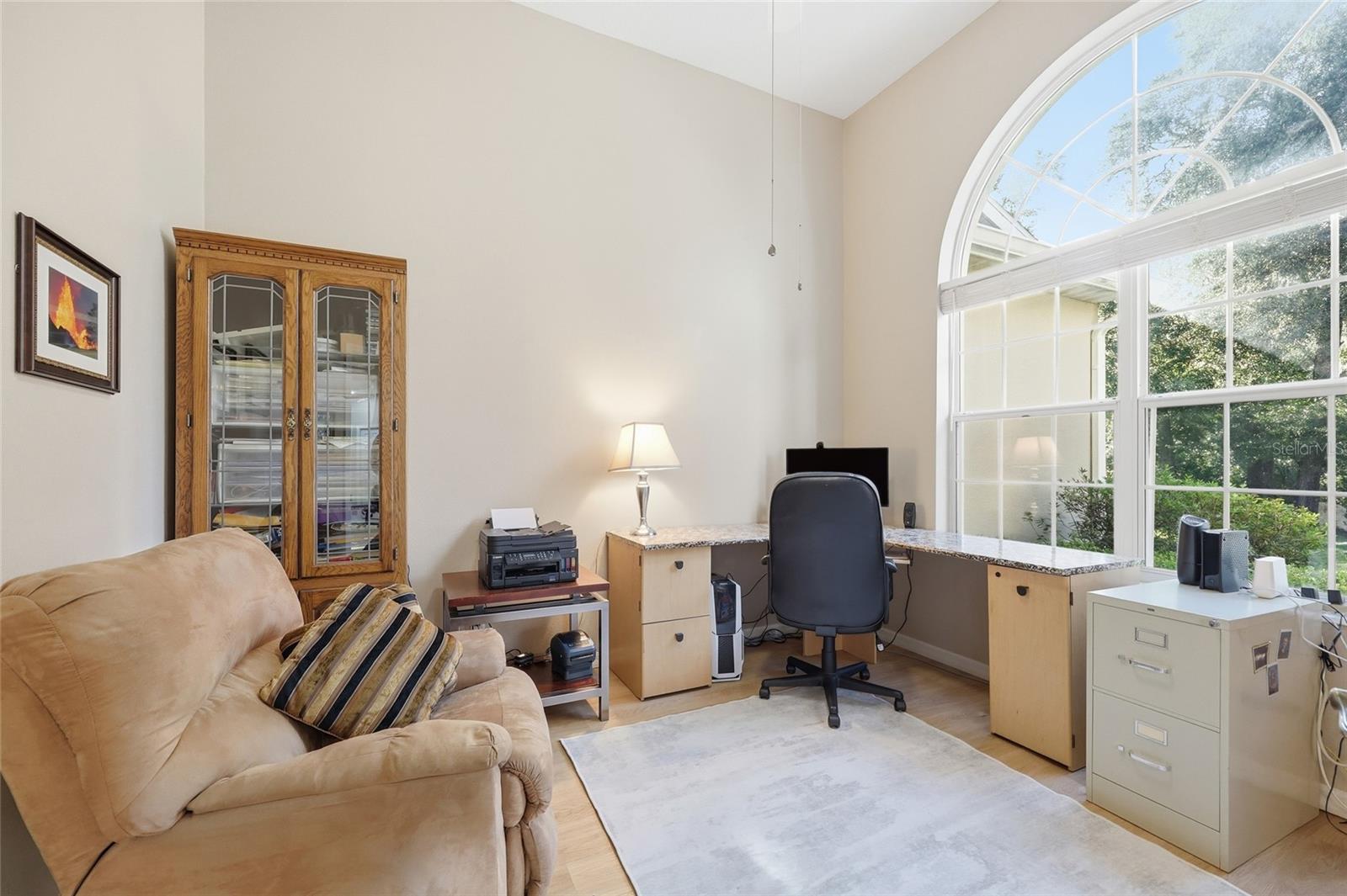 Image 34 of 51 For 4060 Kenvera Loop