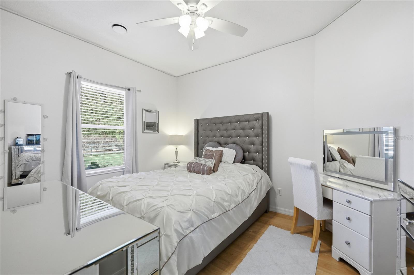 Image 35 of 51 For 4060 Kenvera Loop