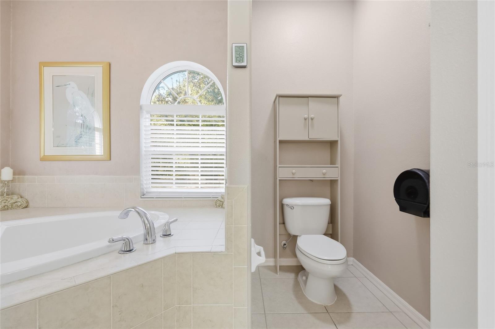 Image 38 of 51 For 4060 Kenvera Loop