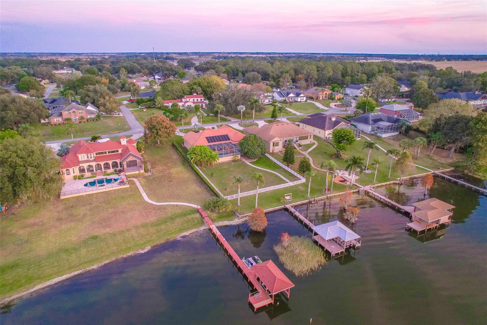 Image 8 of 45 For 116 Raintree Court