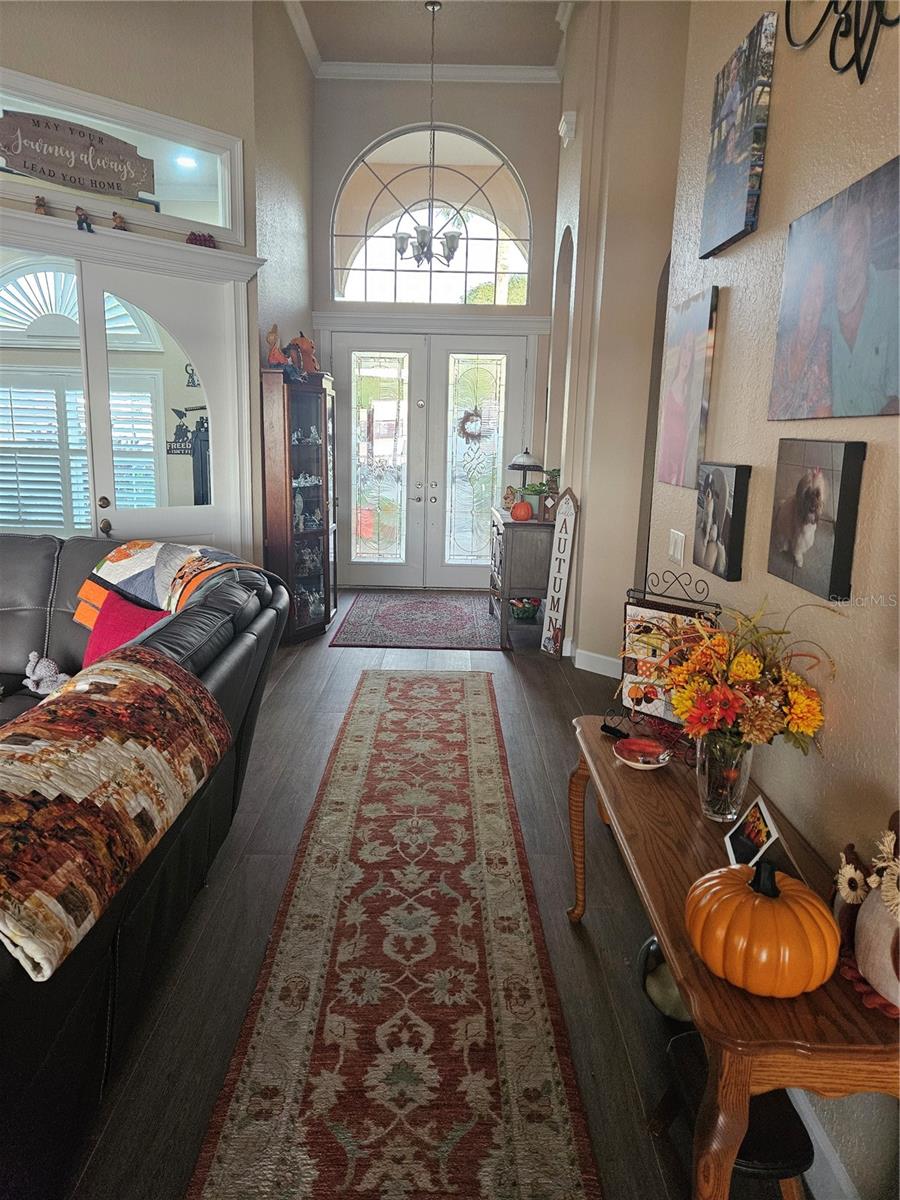 Image 9 of 45 For 116 Raintree Court