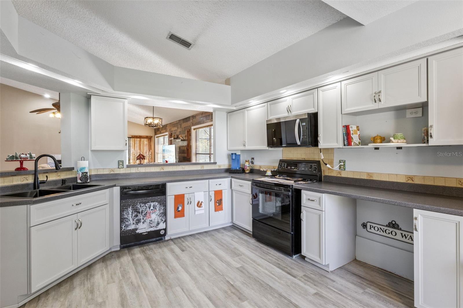 Image 3 of 63 For 5526 Deepdale Drive