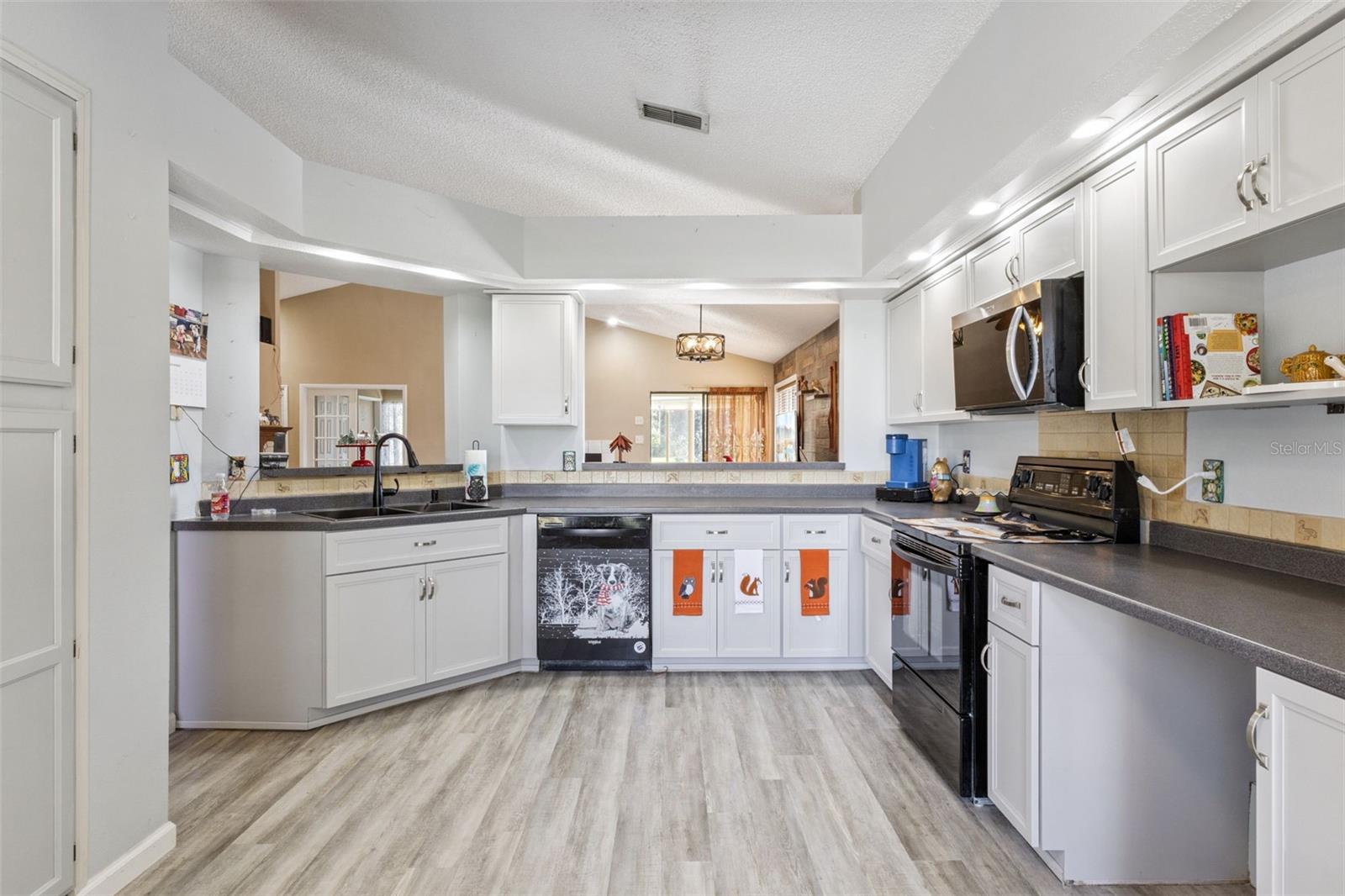 Image 4 of 63 For 5526 Deepdale Drive