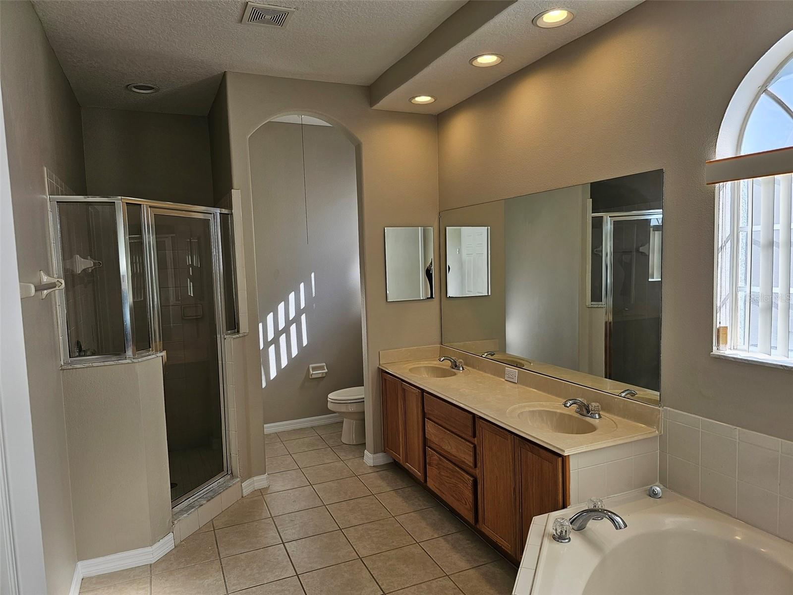 Image 11 of 29 For 14442 Huntcliff Park Way