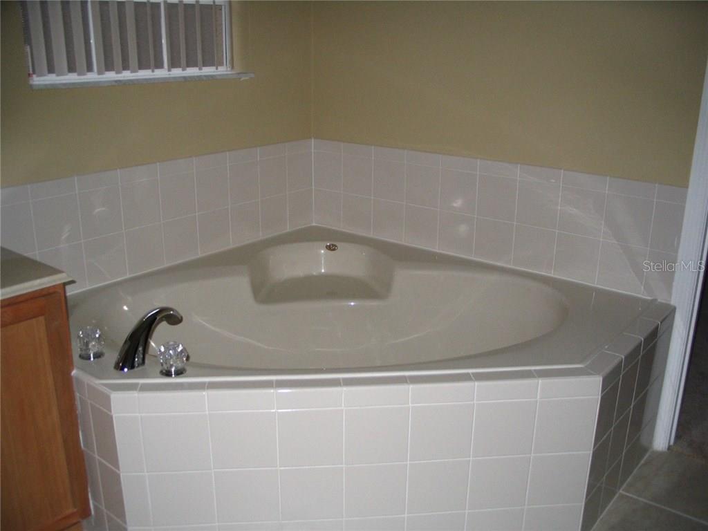 Image 12 of 29 For 14442 Huntcliff Park Way