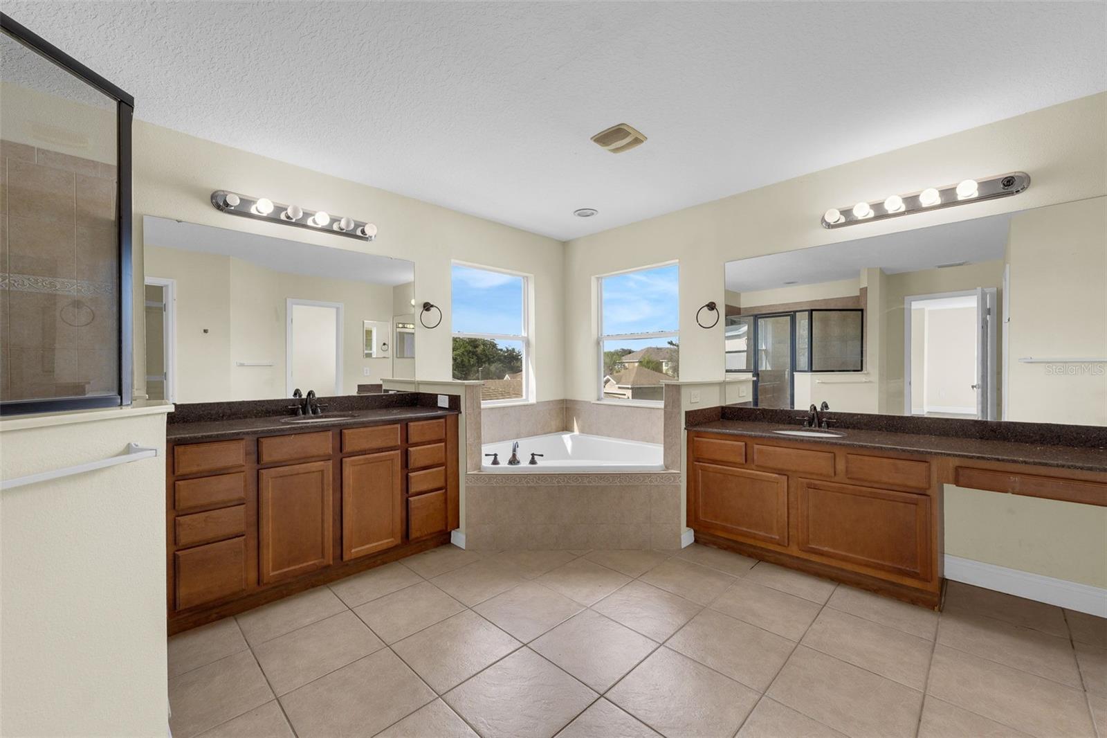 Image 21 of 63 For 14649 Old Thicket Trace