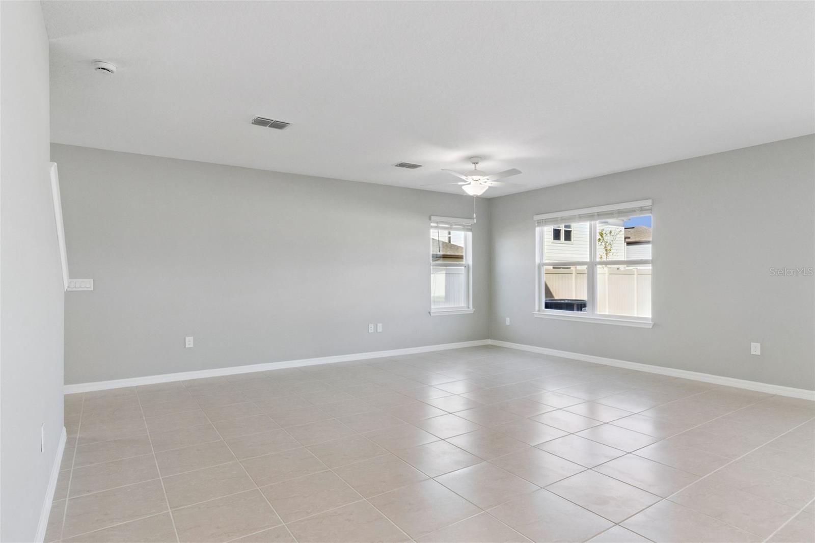 Image 6 of 20 For 1087 Silverlake Boulevard