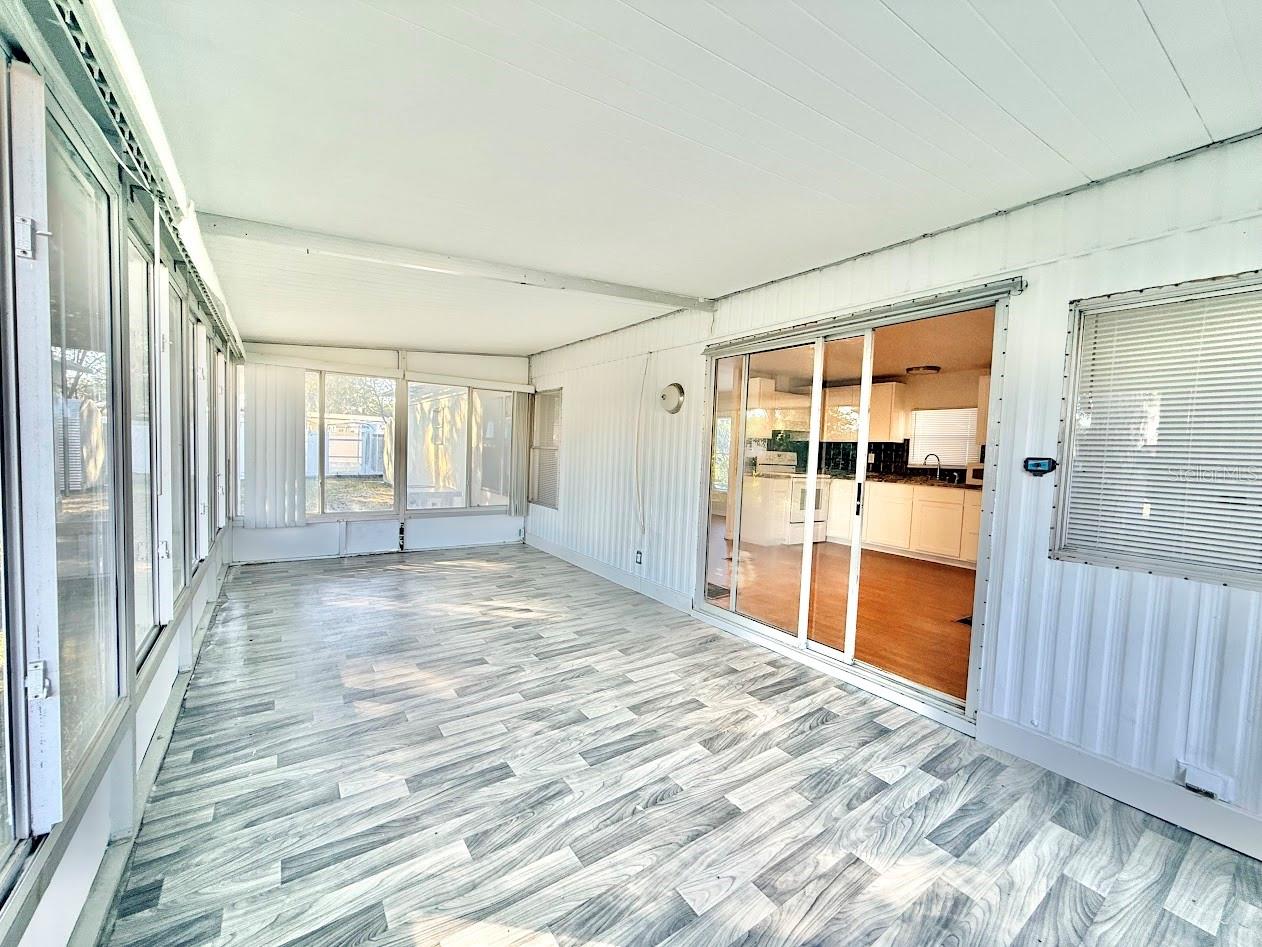 Image 8 of 8 For 927 Village Drive