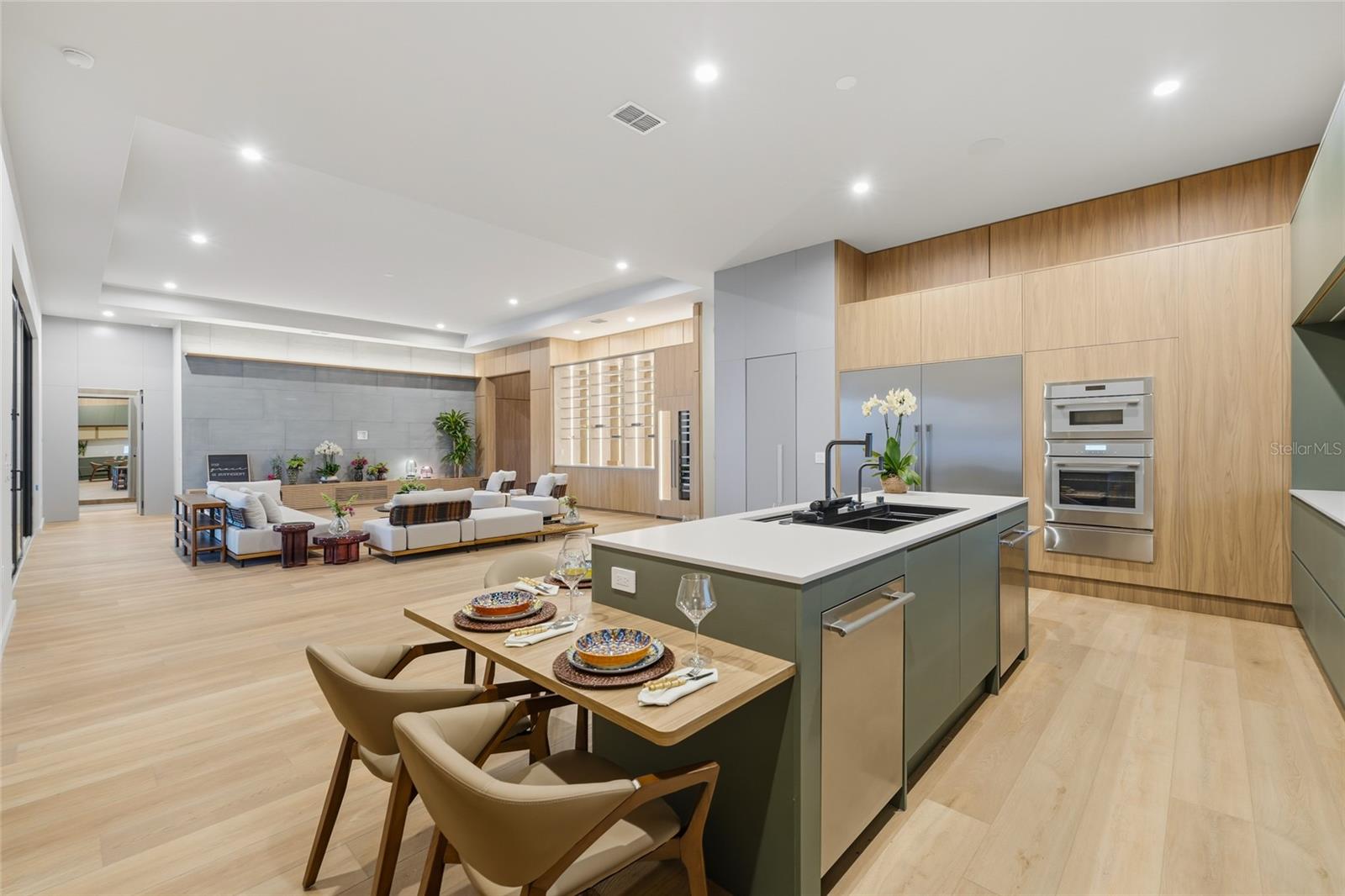 Image 19 of 58 For 15125 Pendio Drive