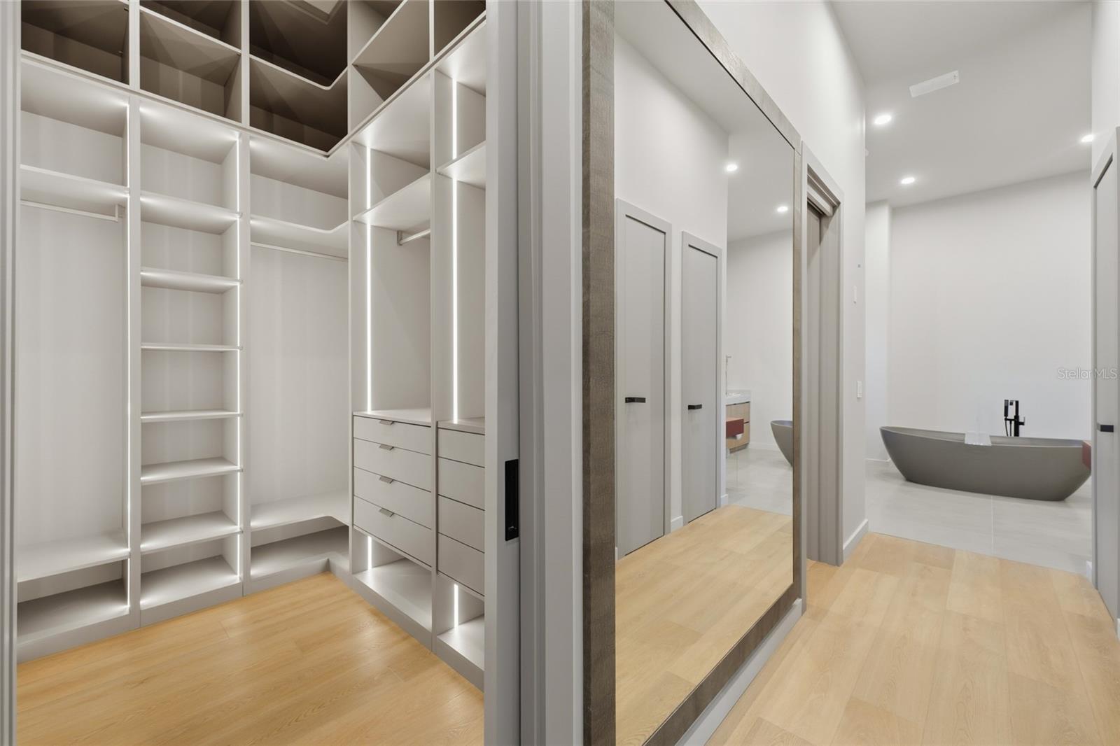 Image 23 of 58 For 15125 Pendio Drive