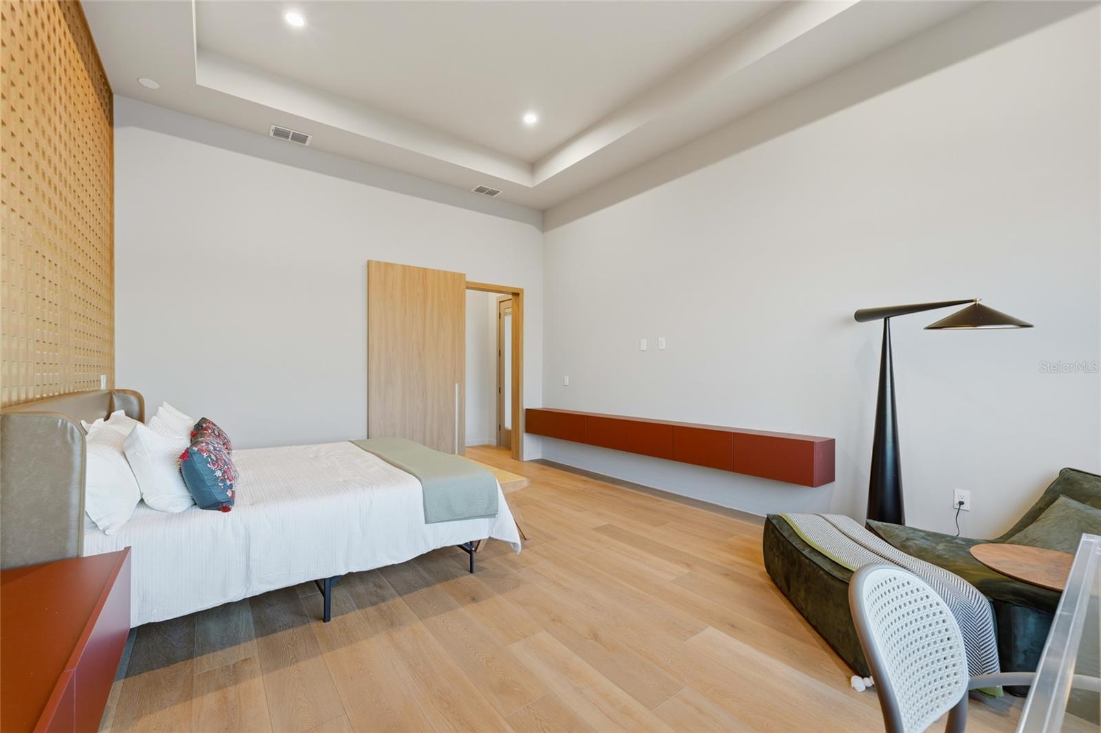 Image 24 of 58 For 15125 Pendio Drive