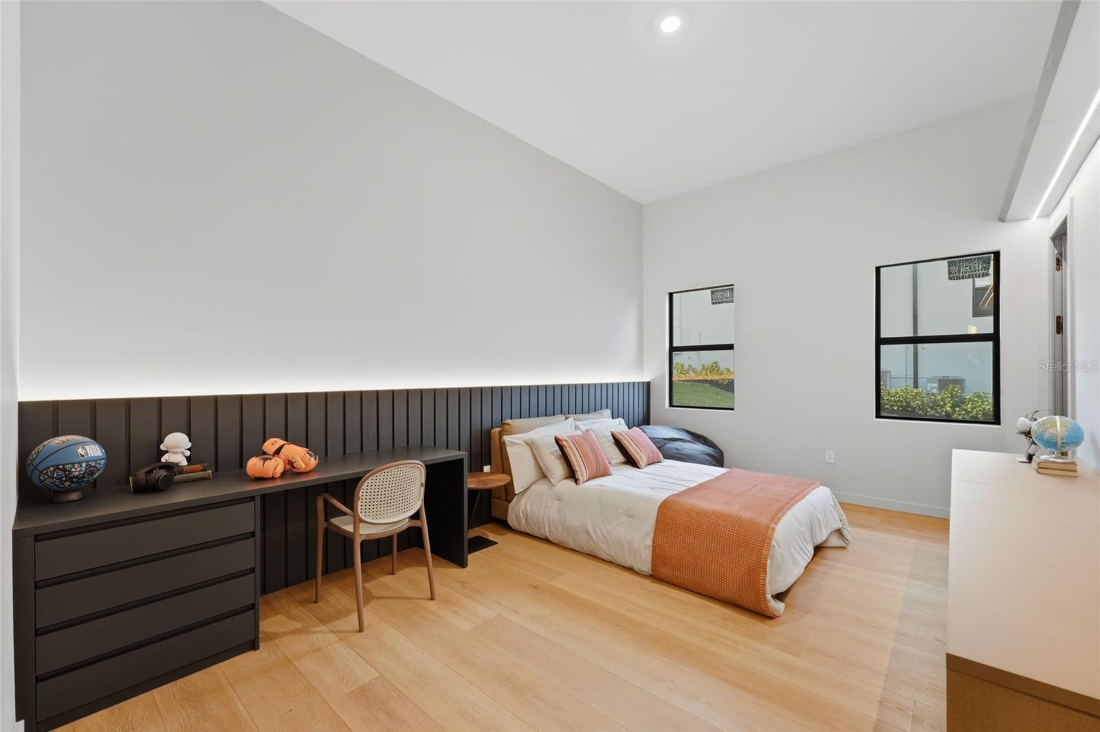 Image 26 of 58 For 15125 Pendio Drive