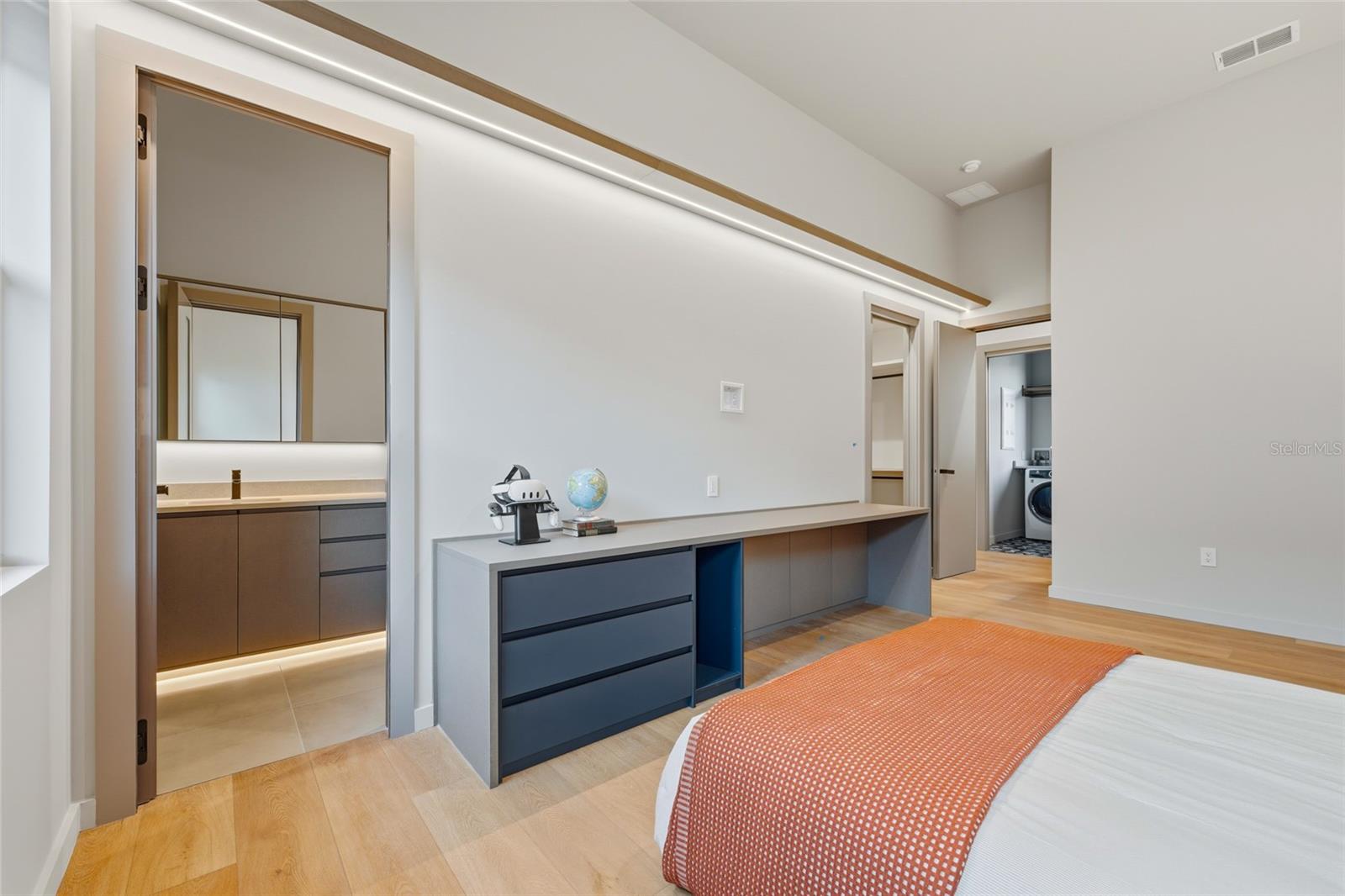 Image 27 of 58 For 15125 Pendio Drive