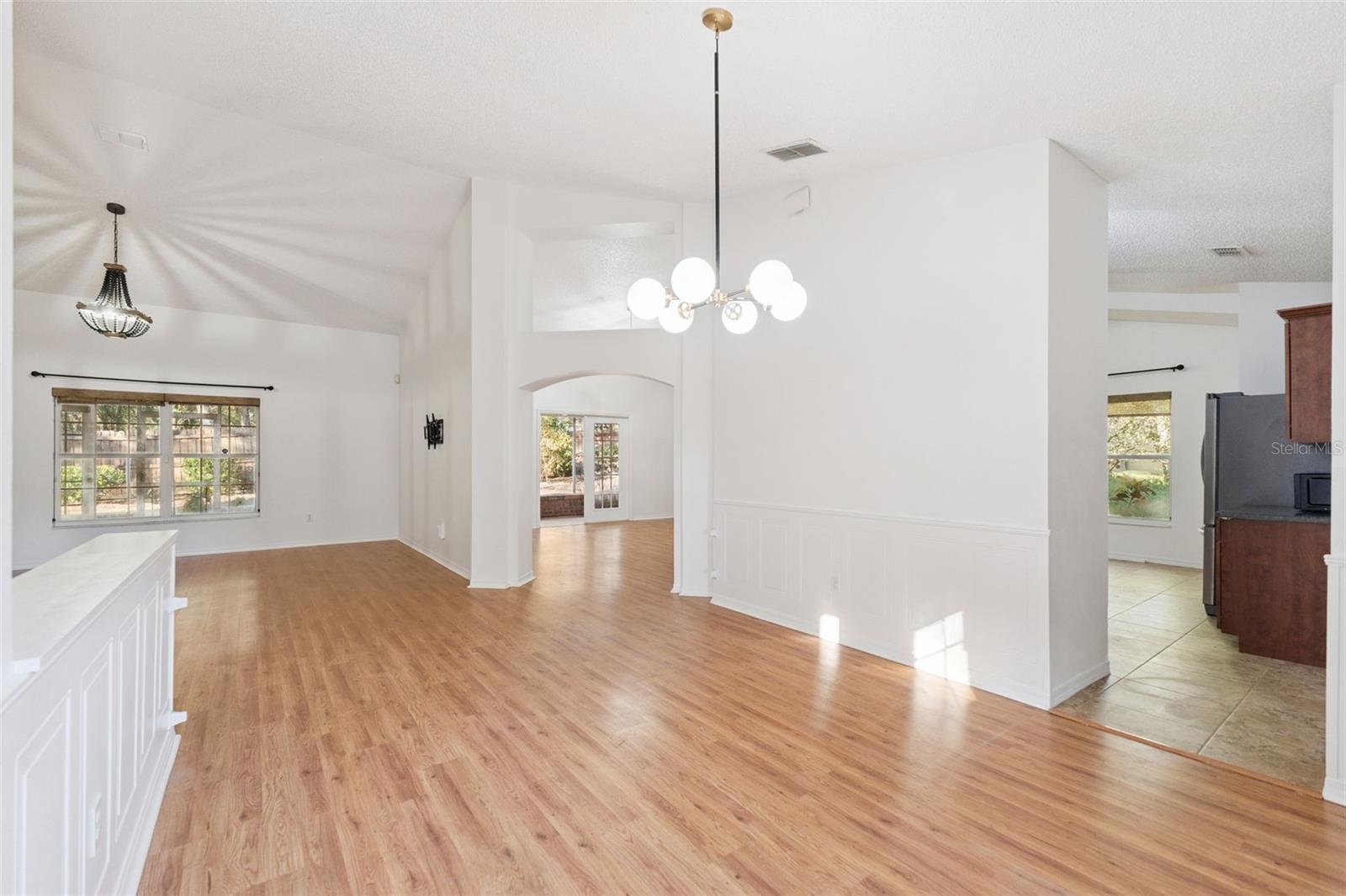 Image 14 of 64 For 720 Swaying Pine Way