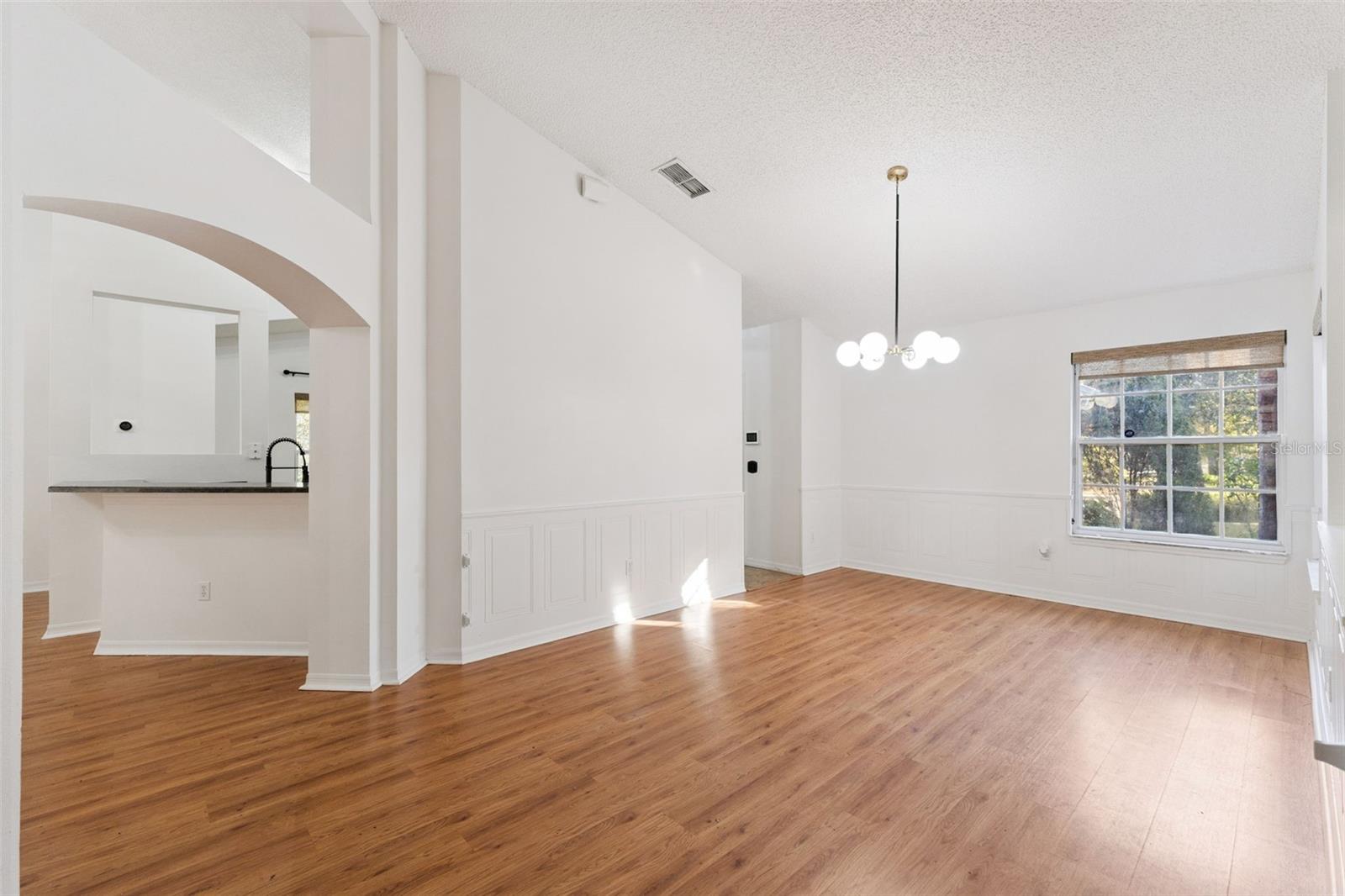 Image 17 of 64 For 720 Swaying Pine Way