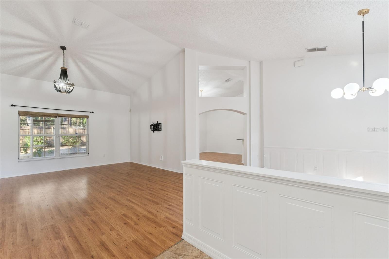 Image 18 of 64 For 720 Swaying Pine Way