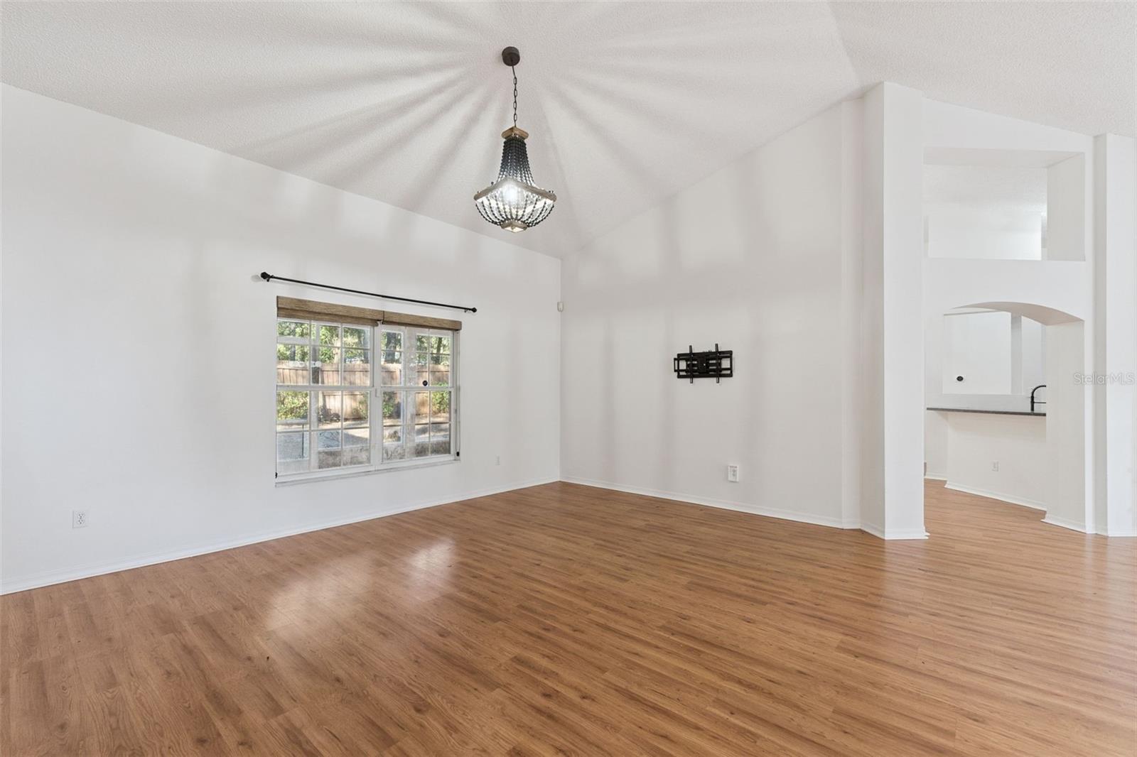 Image 20 of 64 For 720 Swaying Pine Way