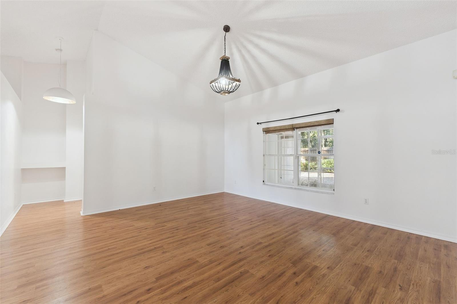 Image 23 of 64 For 720 Swaying Pine Way