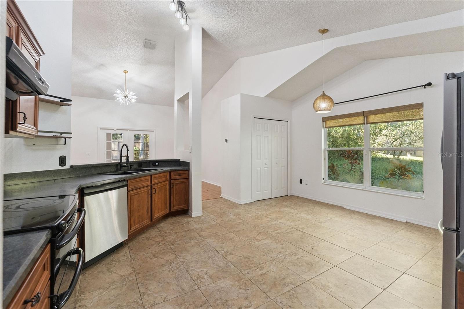 Image 32 of 64 For 720 Swaying Pine Way