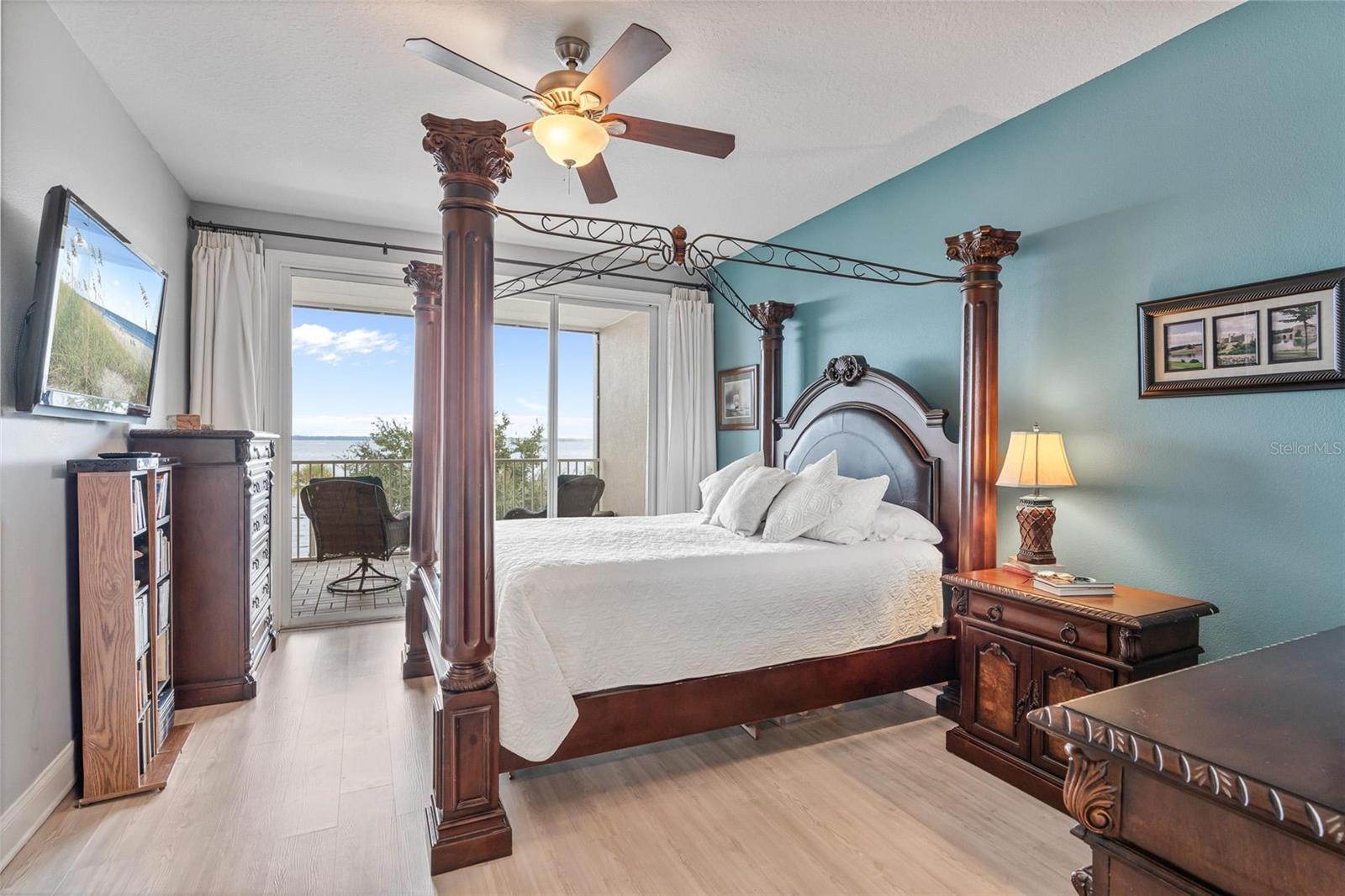 Image 13 of 62 For 225 Seminole Boulevard 208