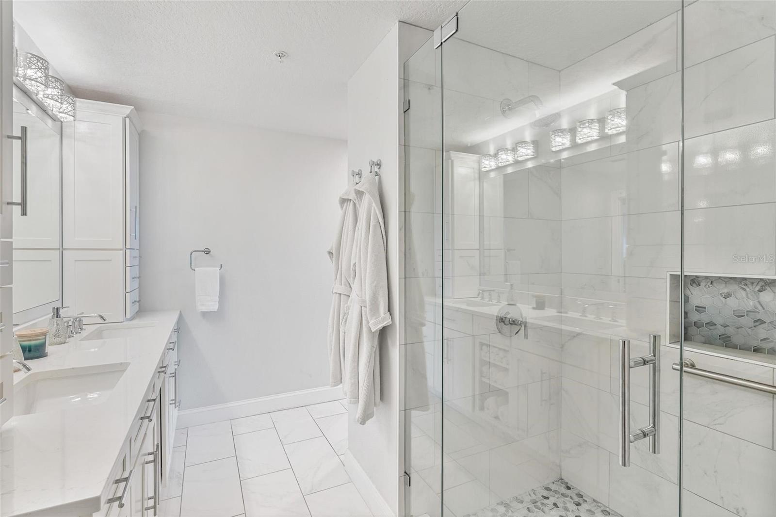 Image 18 of 62 For 225 Seminole Boulevard 208