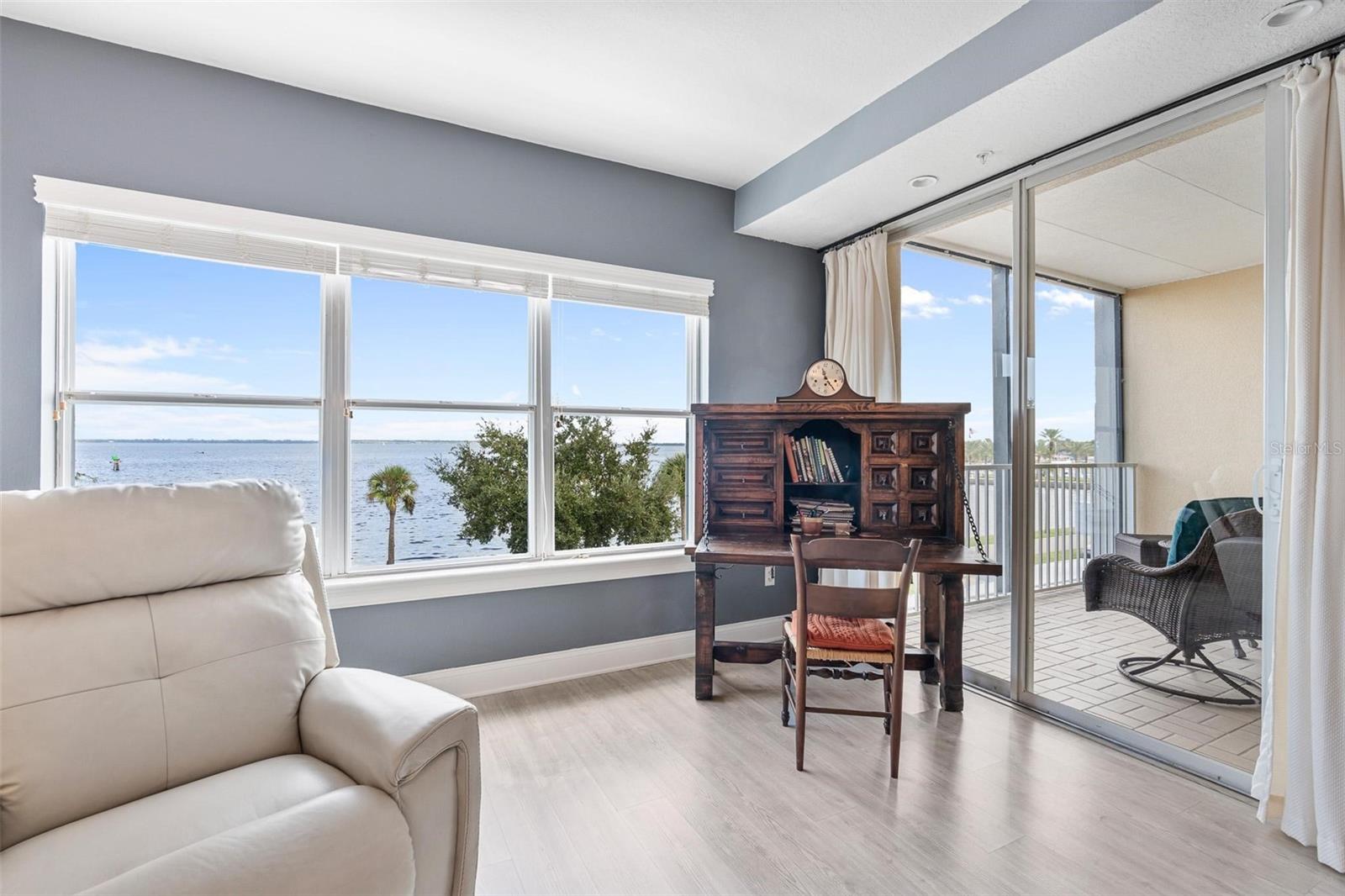 Image 19 of 62 For 225 Seminole Boulevard 208